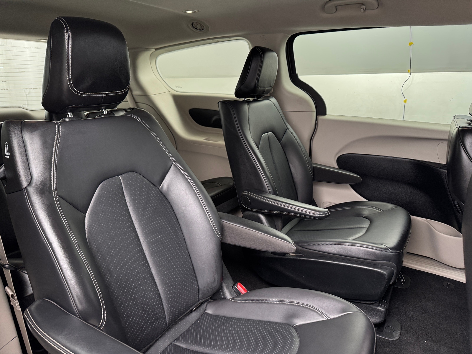 Thumbnail: 2023 Chrysler Pacifica - 5