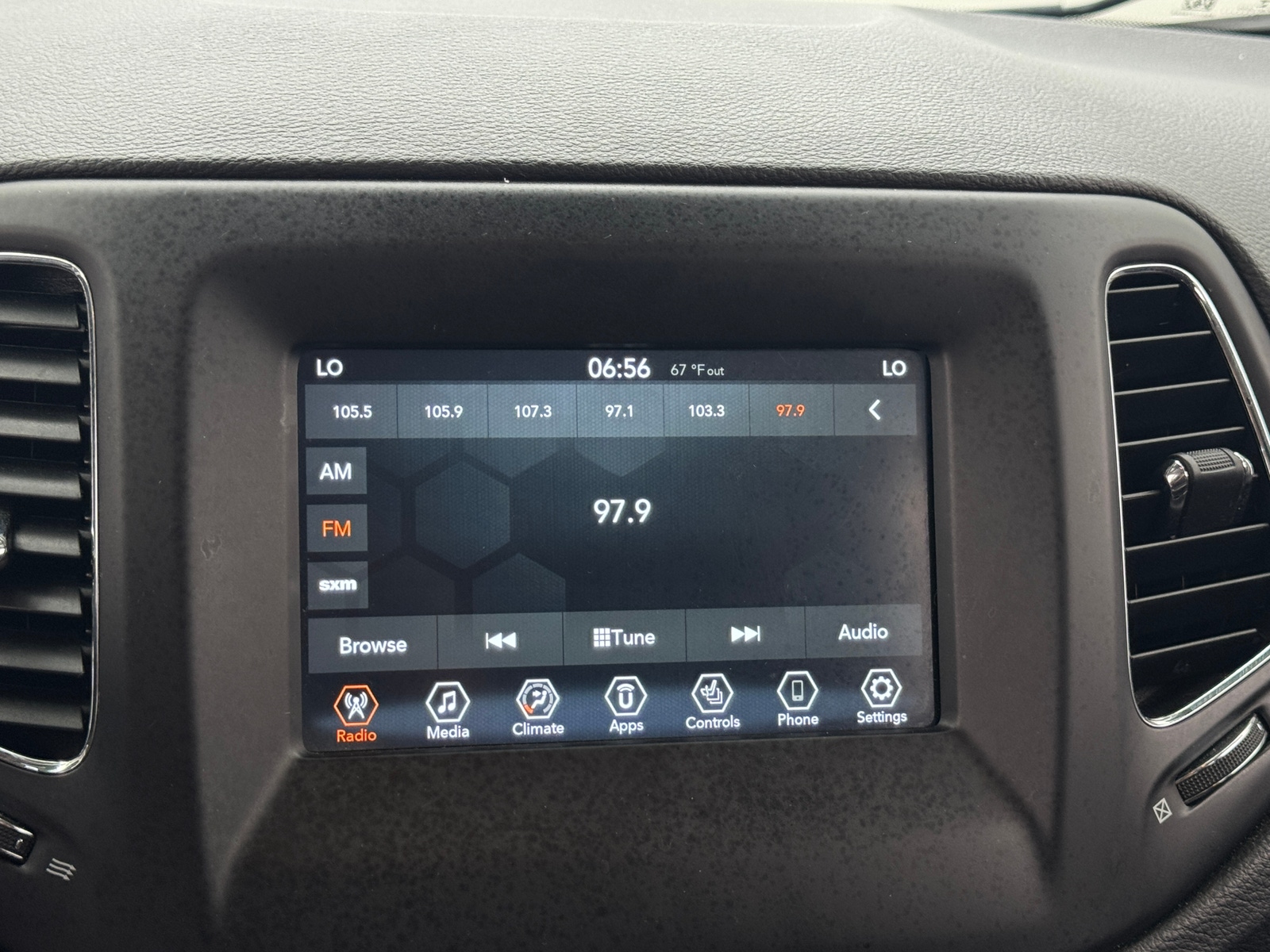 Thumbnail: 2020 Jeep Compass - 4