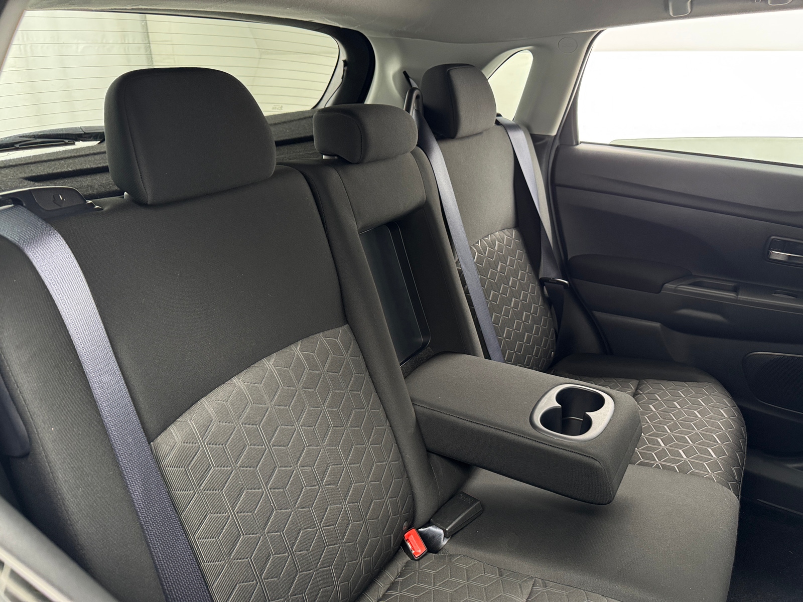 Thumbnail: 2022 Mitsubishi Outlander Sport - 6