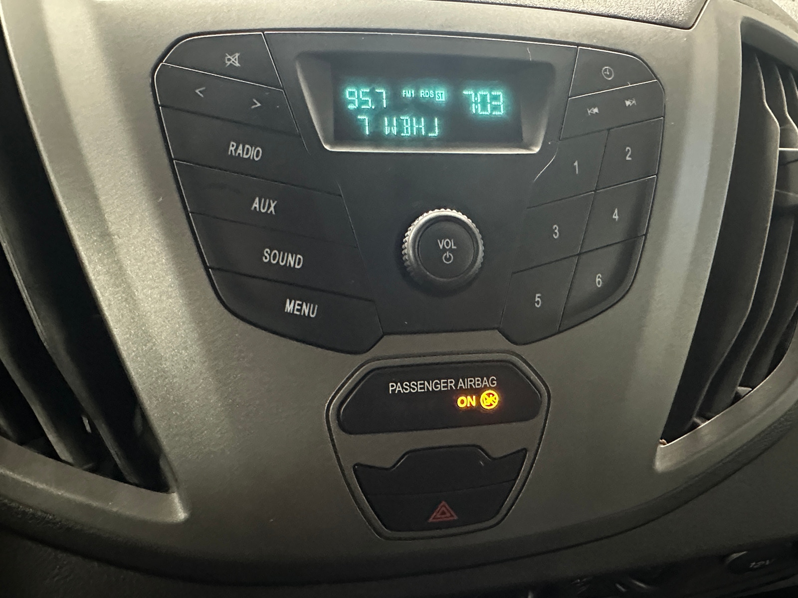 Thumbnail: 2018 Ford Transit Series - 4