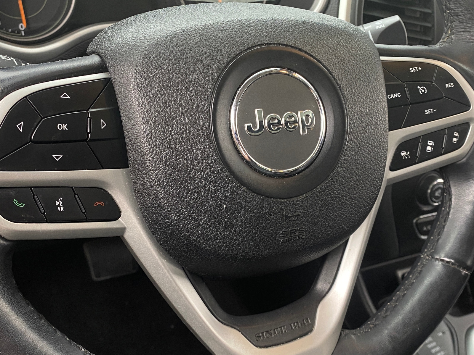 Thumbnail: 2017 Jeep Cherokee - 4