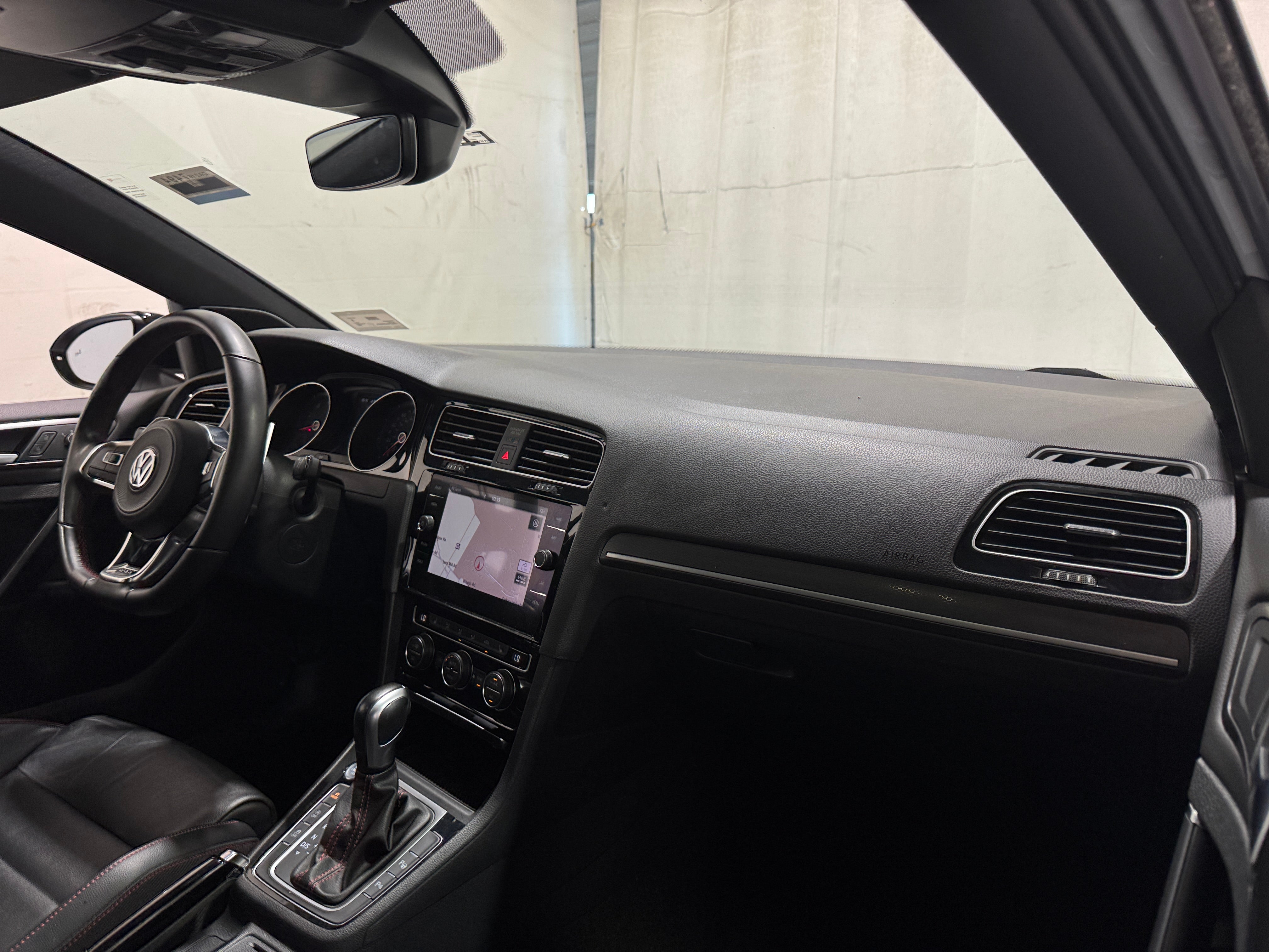 Thumbnail: 2020 Volkswagen Golf - 2
