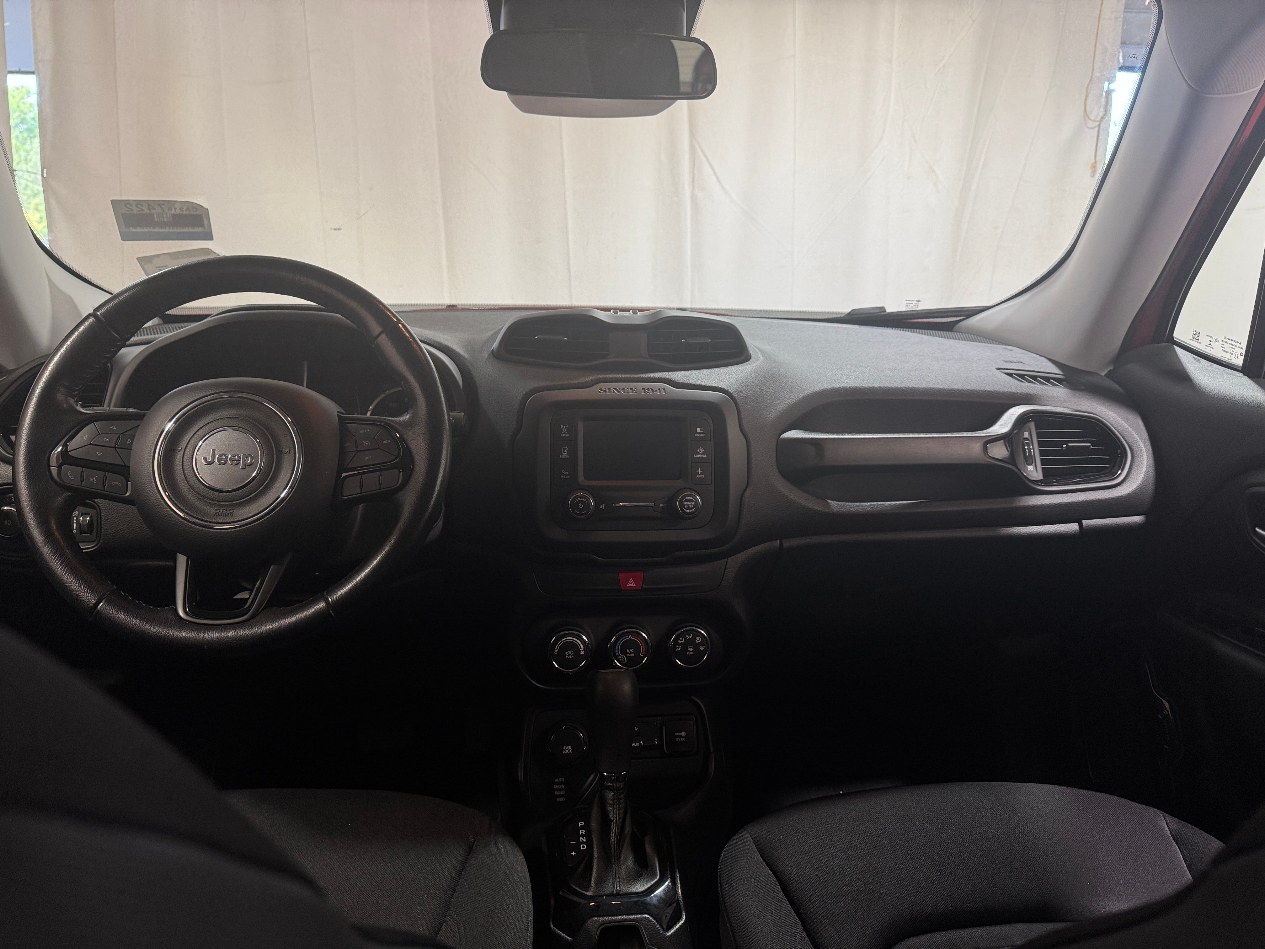 Thumbnail: 2017 Jeep Renegade - 3