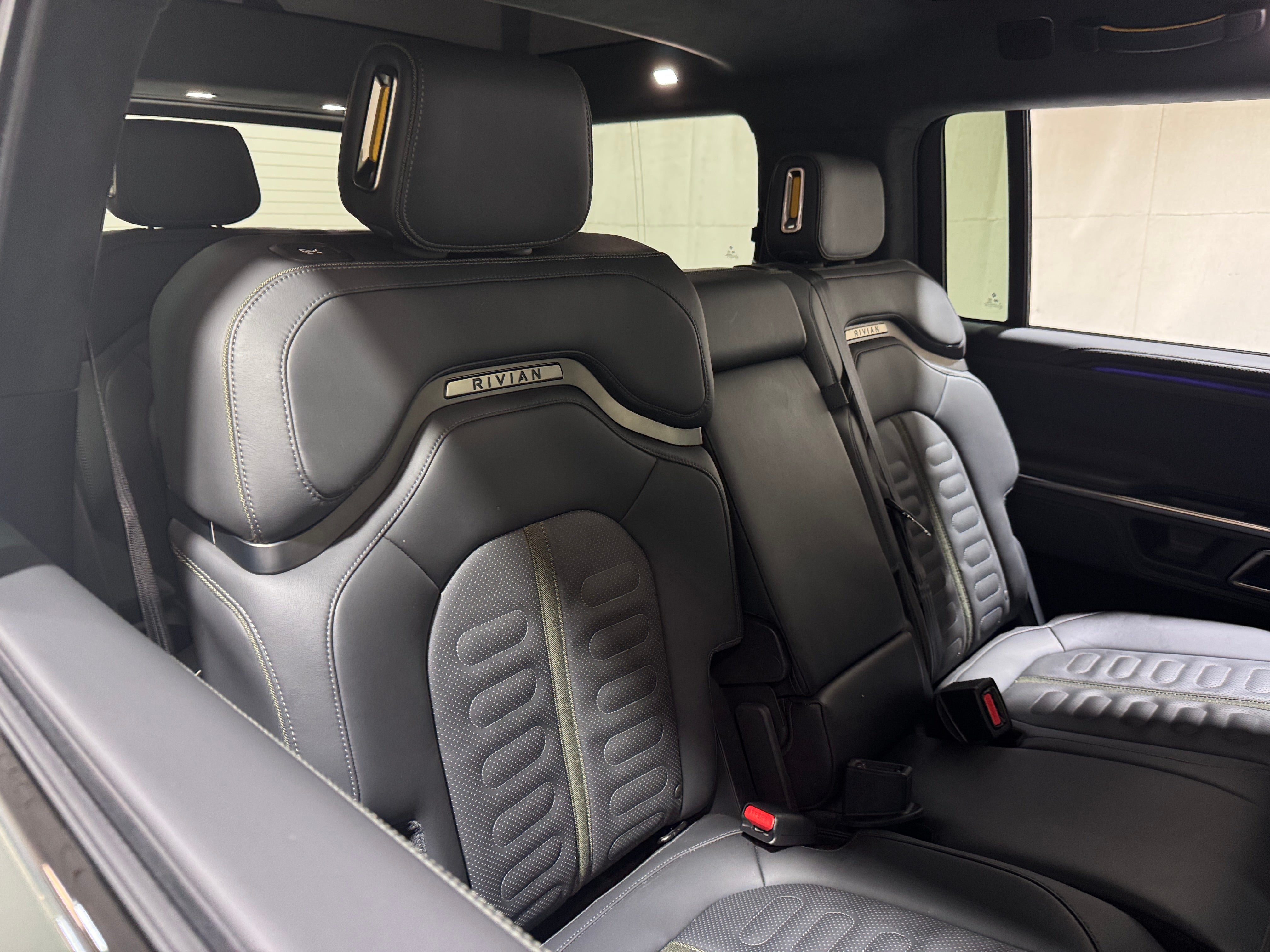 Thumbnail: 2023 Rivian R1S - 5