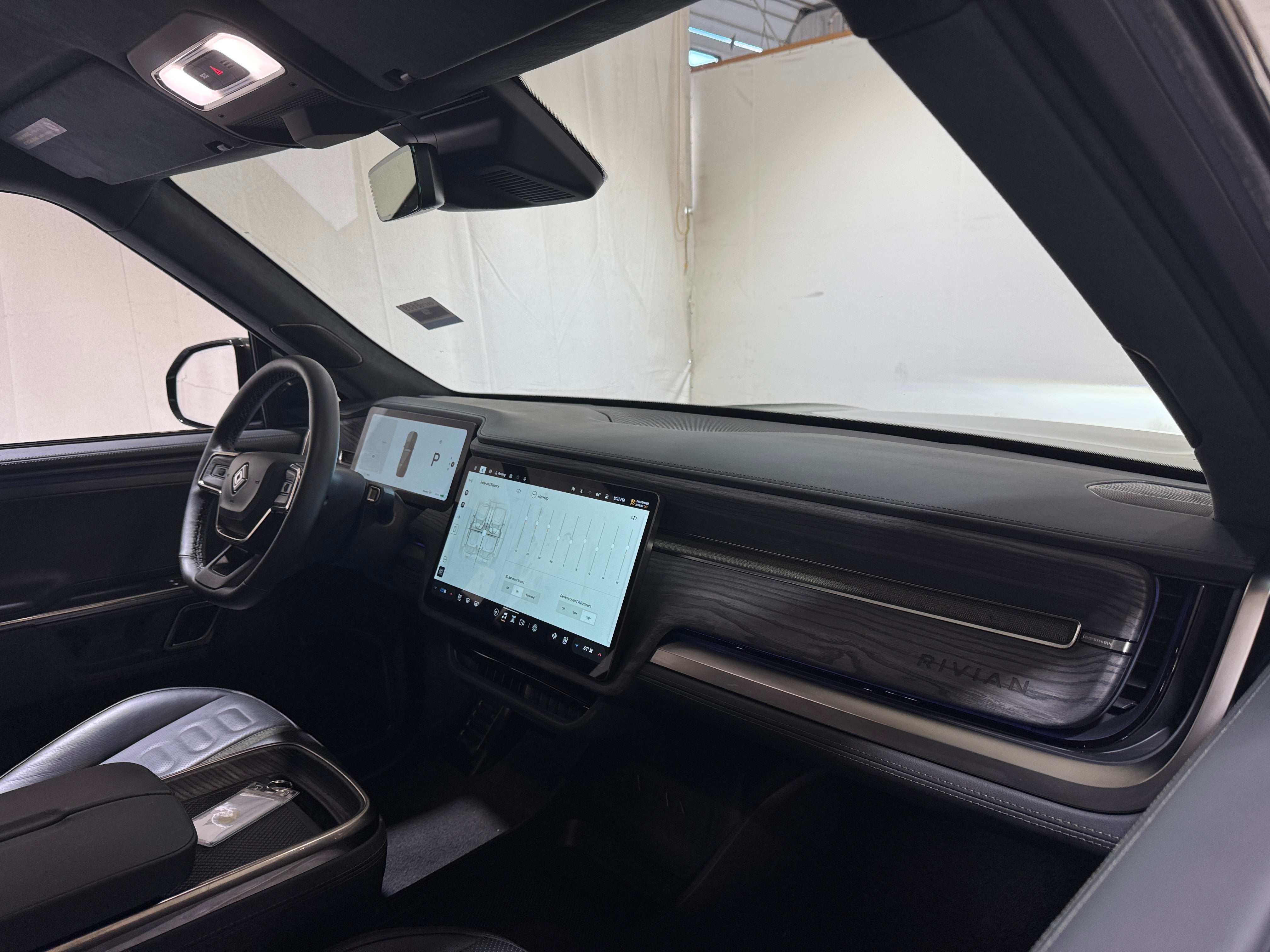 Thumbnail: 2023 Rivian R1S - 2