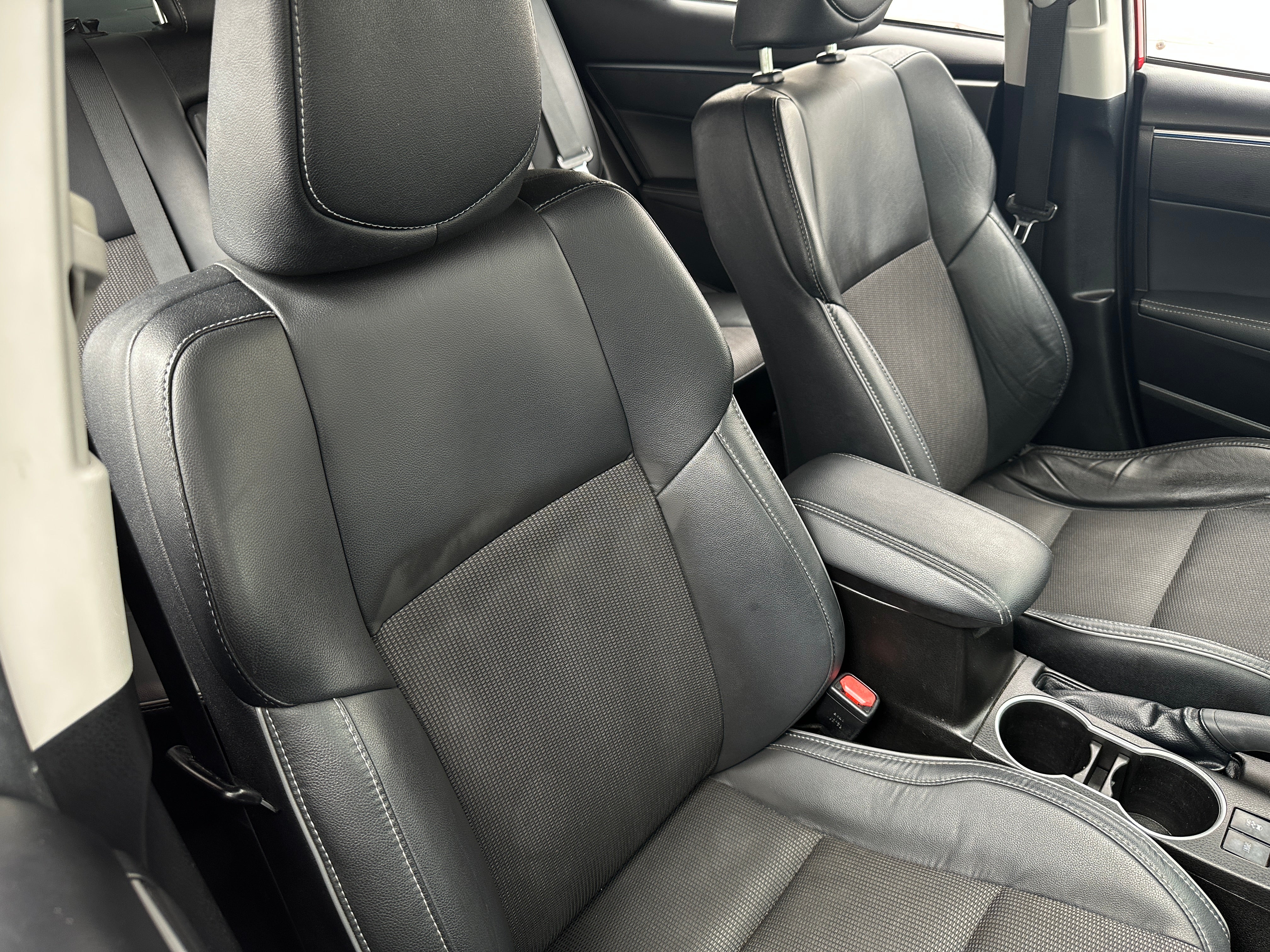 Thumbnail: 2015 Toyota Corolla - 2