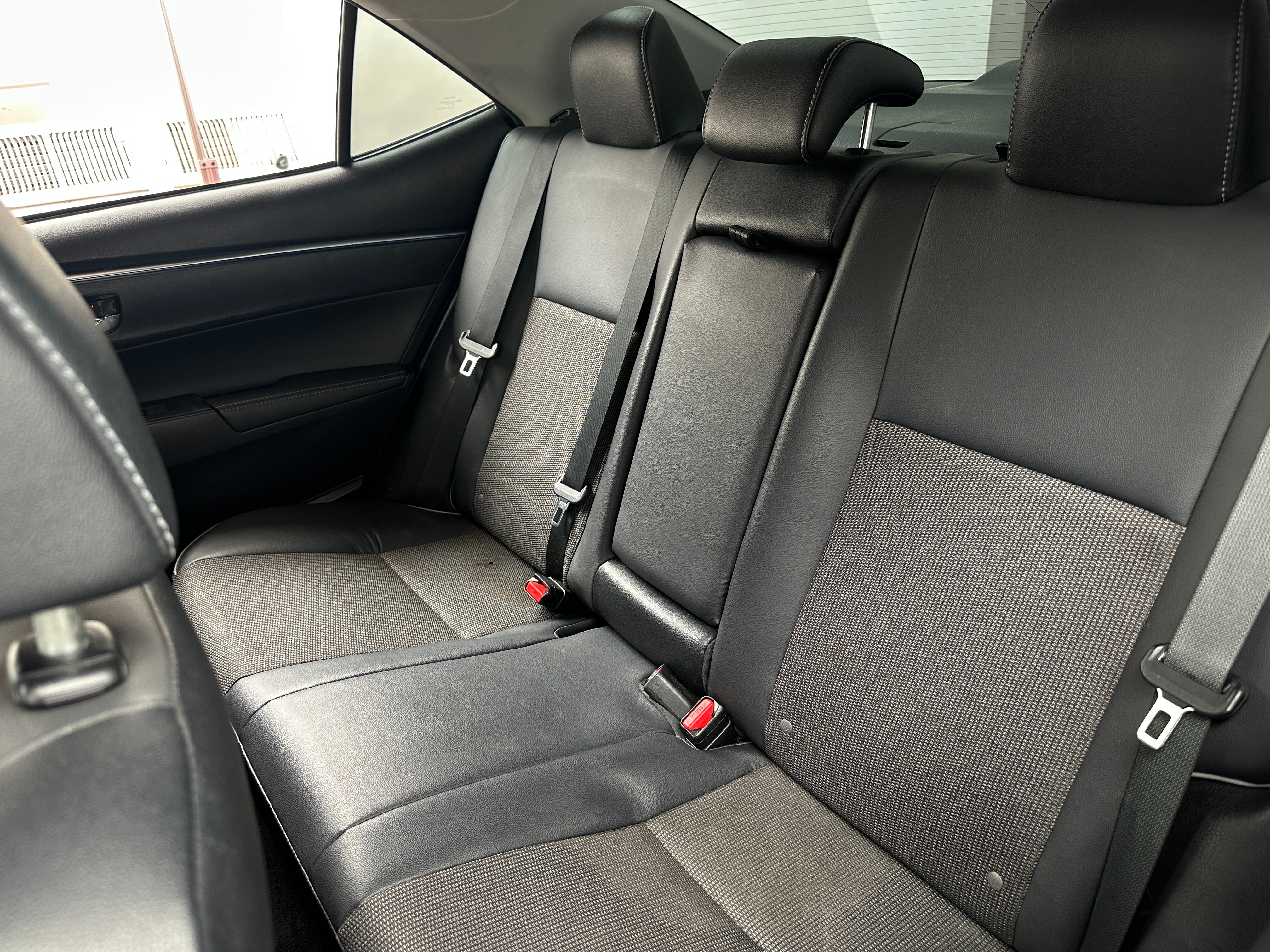 Thumbnail: 2015 Toyota Corolla - 6
