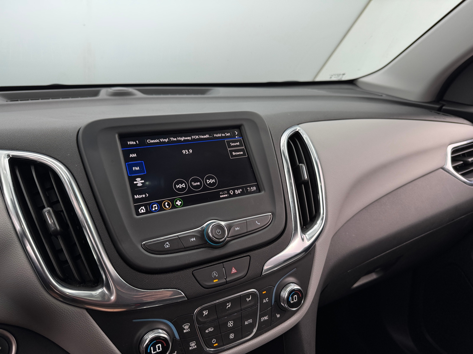 Thumbnail: 2023 Chevrolet Equinox - 4