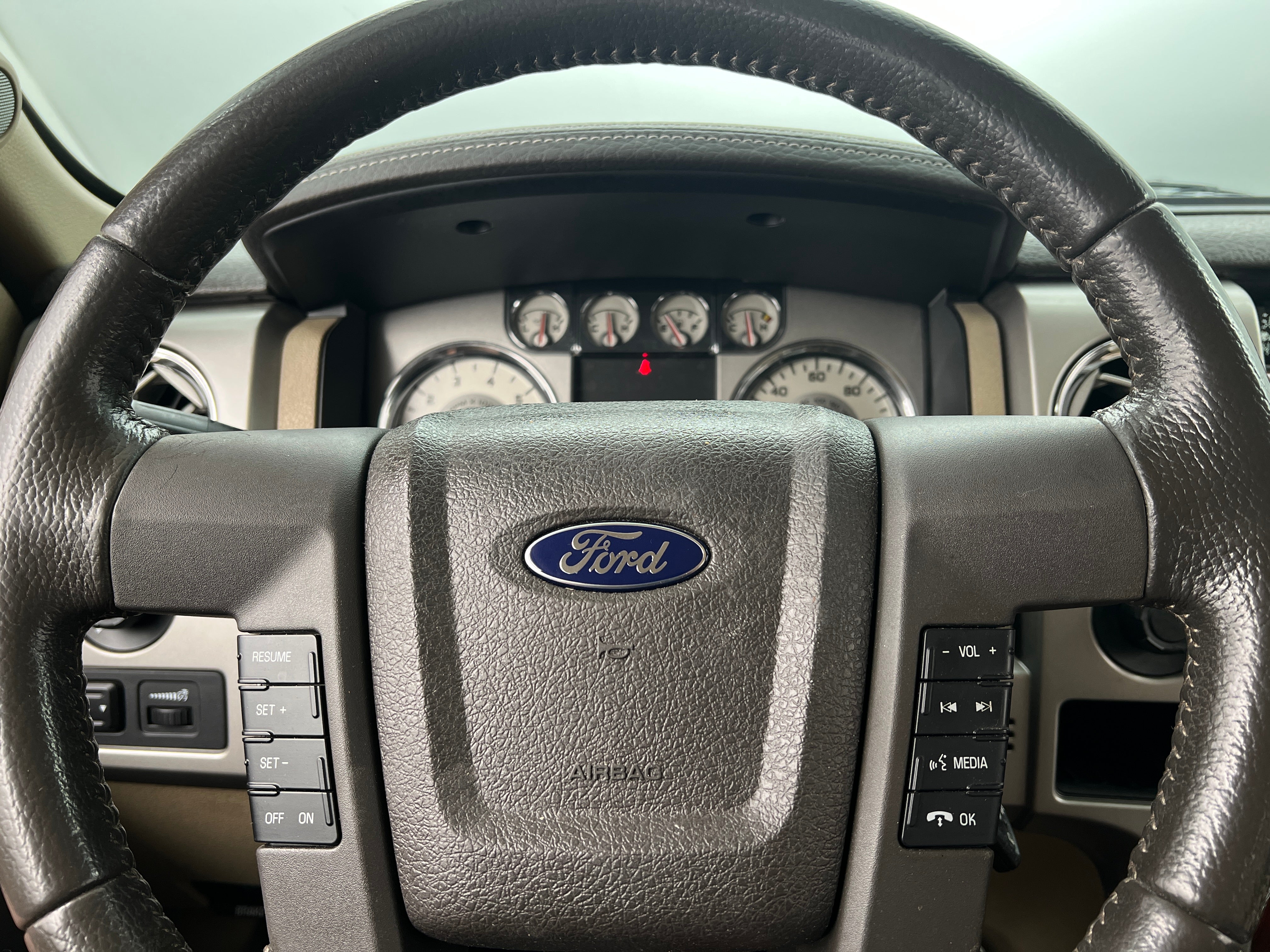 Thumbnail: 2010 Ford Econoline - 4
