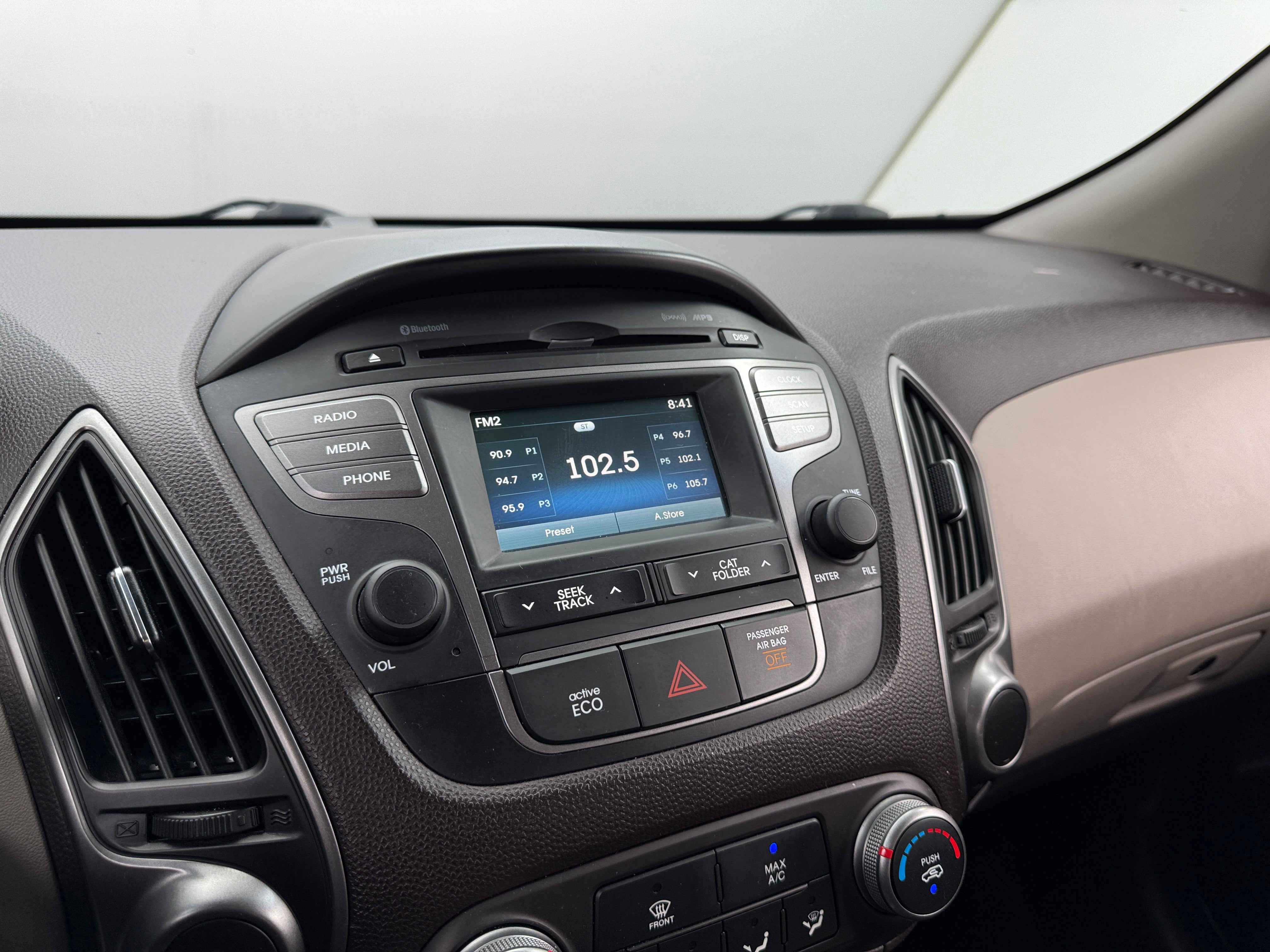 Thumbnail: 2014 Hyundai Tucson - 3