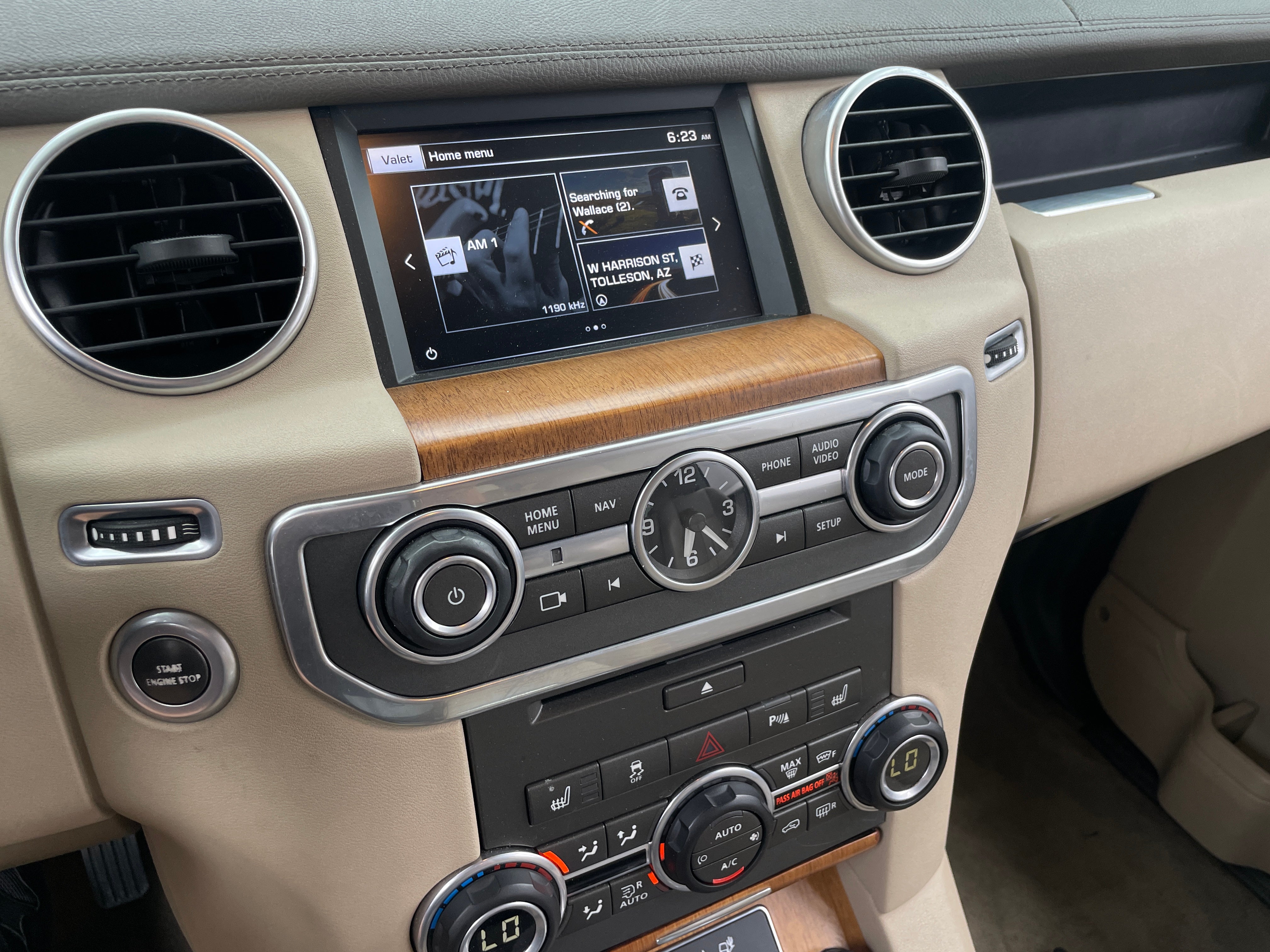 Thumbnail: 2016 Land Rover LR4 - 3