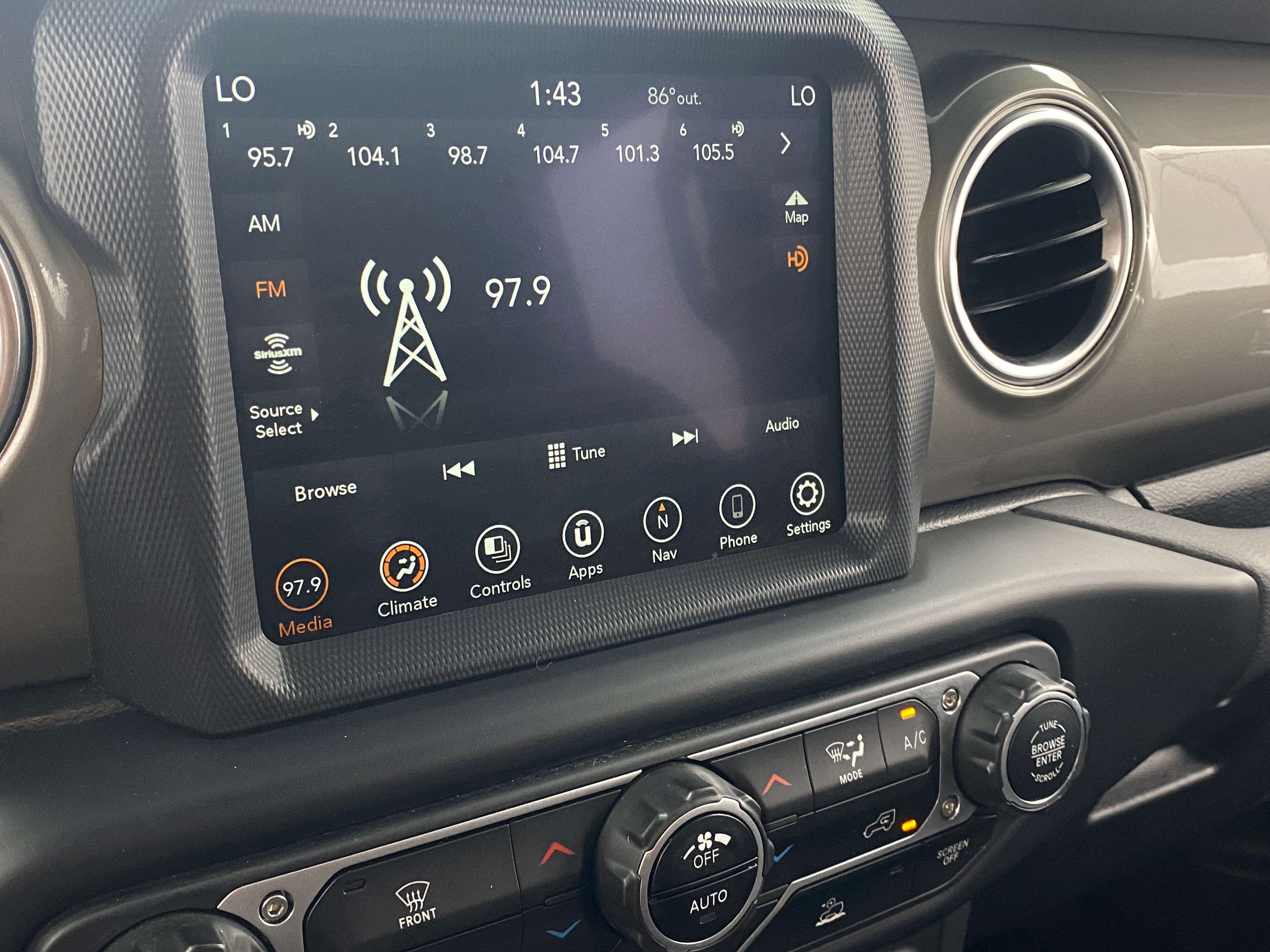 Thumbnail: 2023 Jeep Gladiator - 4