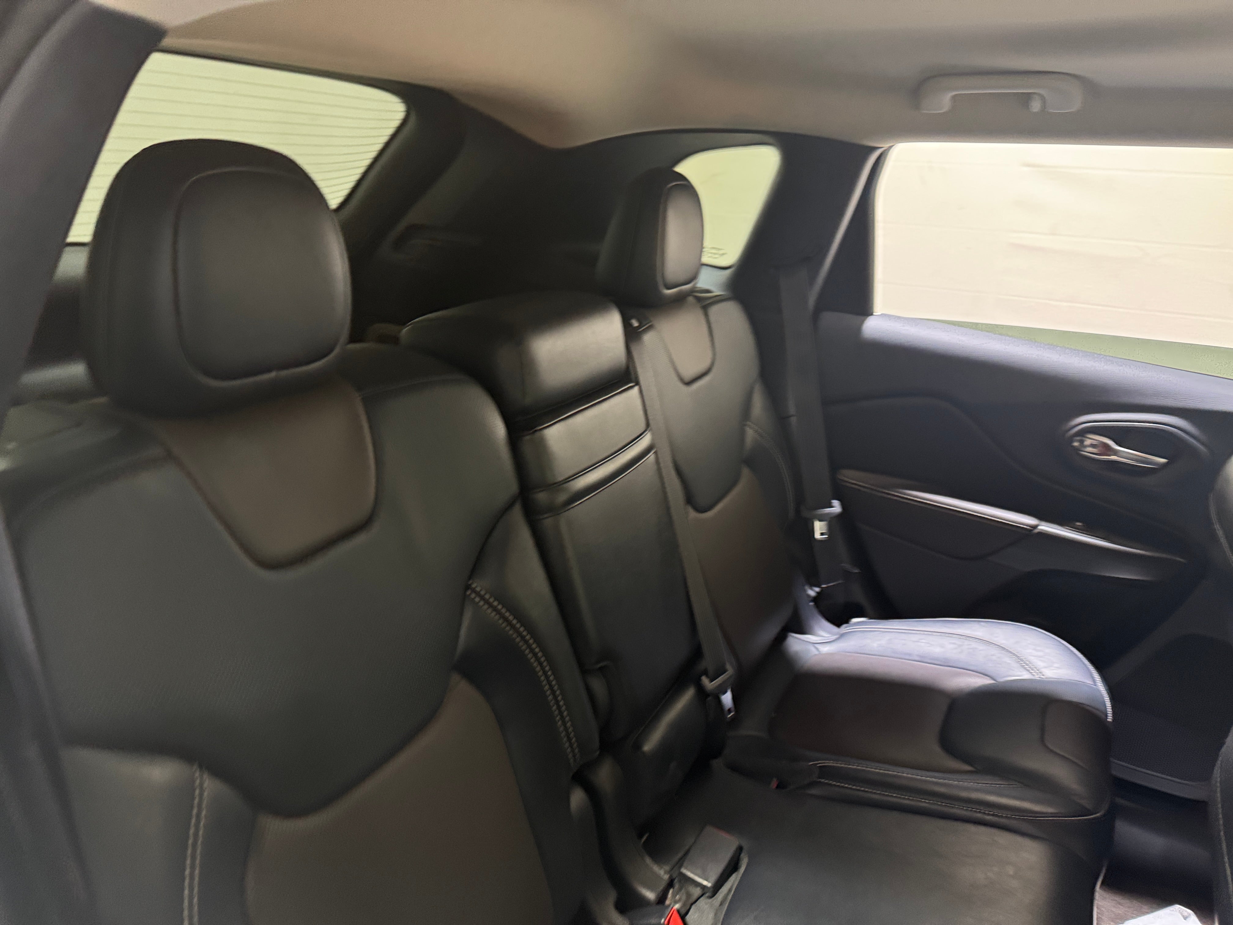 Thumbnail: 2015 Jeep Cherokee - 5