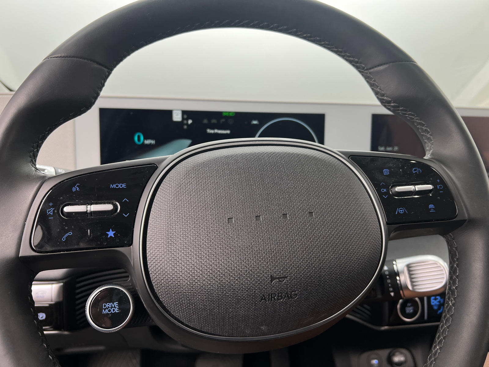 Thumbnail: 2023 Hyundai Ioniq 5 - 4