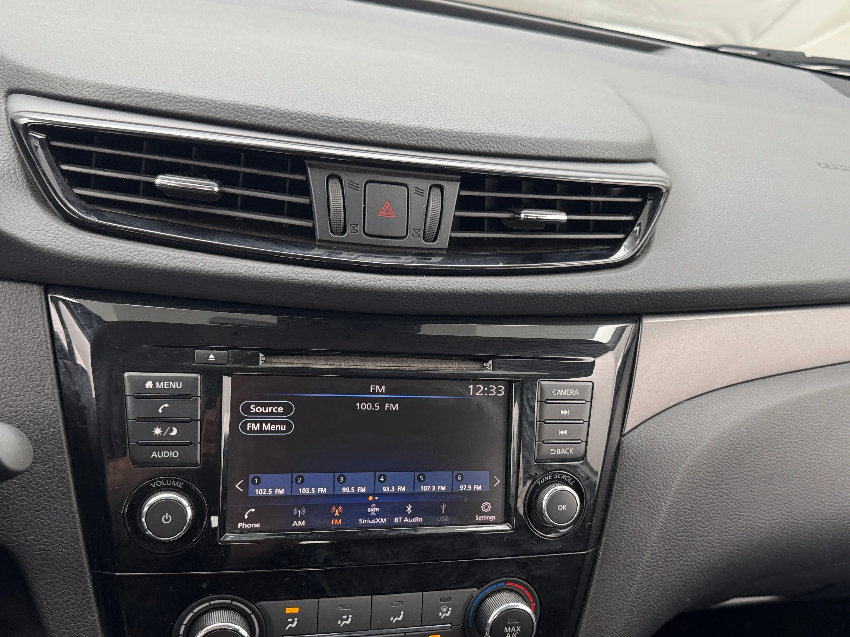 Thumbnail: 2020 Nissan Rogue Sport - 4