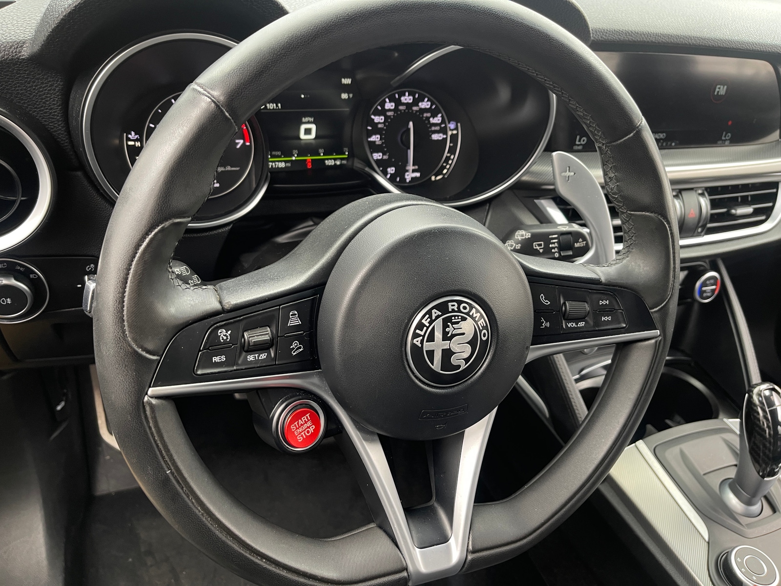 Thumbnail: 2018 Alfa Romeo Stelvio - 4