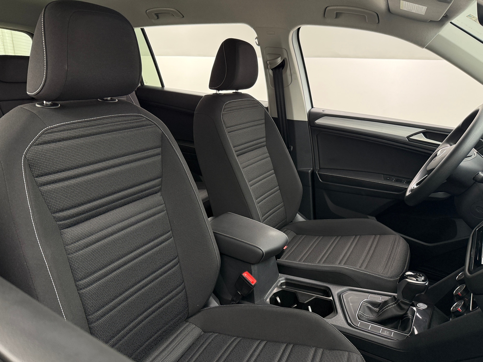 Thumbnail: 2023 Volkswagen Tiguan - 2
