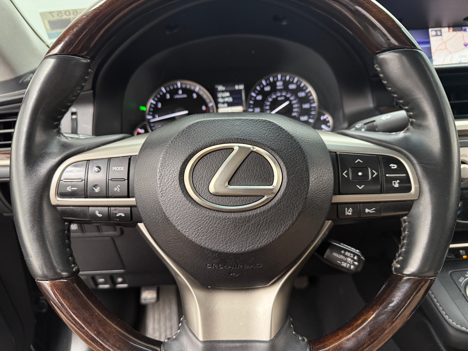 Thumbnail: 2016 Lexus ES - 4