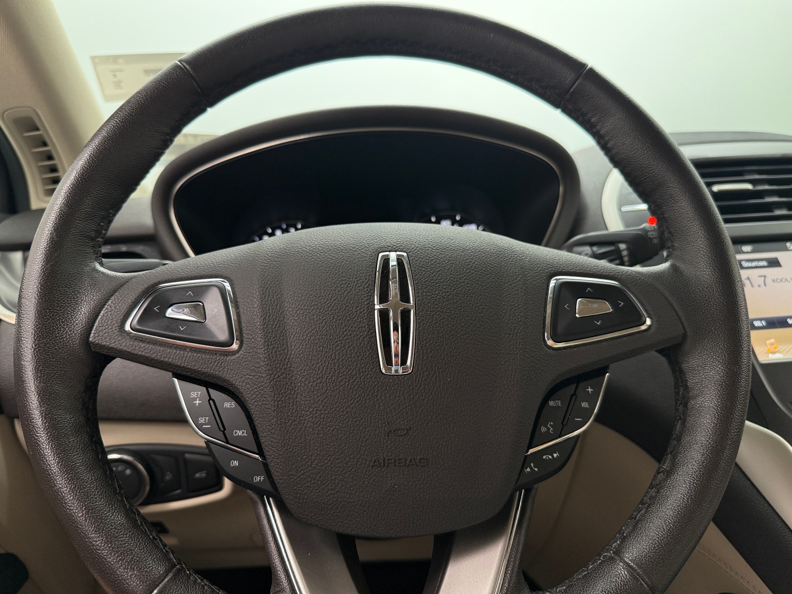 Thumbnail: 2019 Lincoln MKC - 4