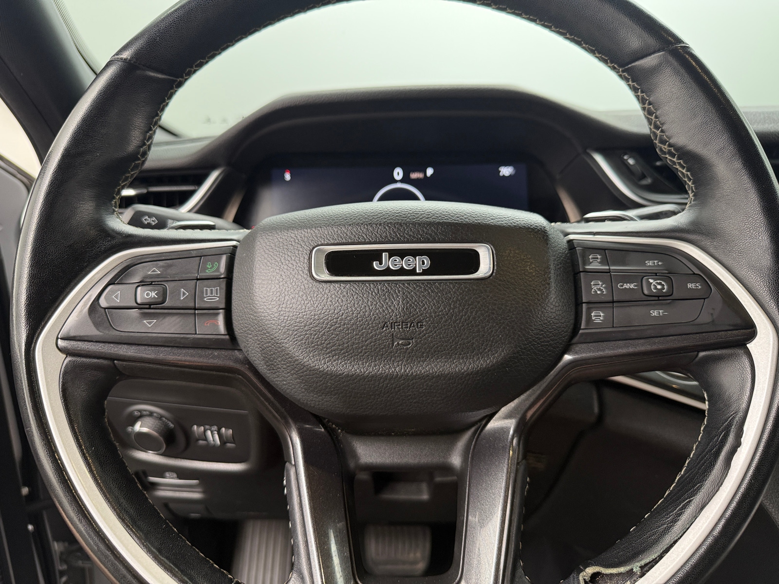 Thumbnail: 2022 Jeep Grand Cherokee - 4