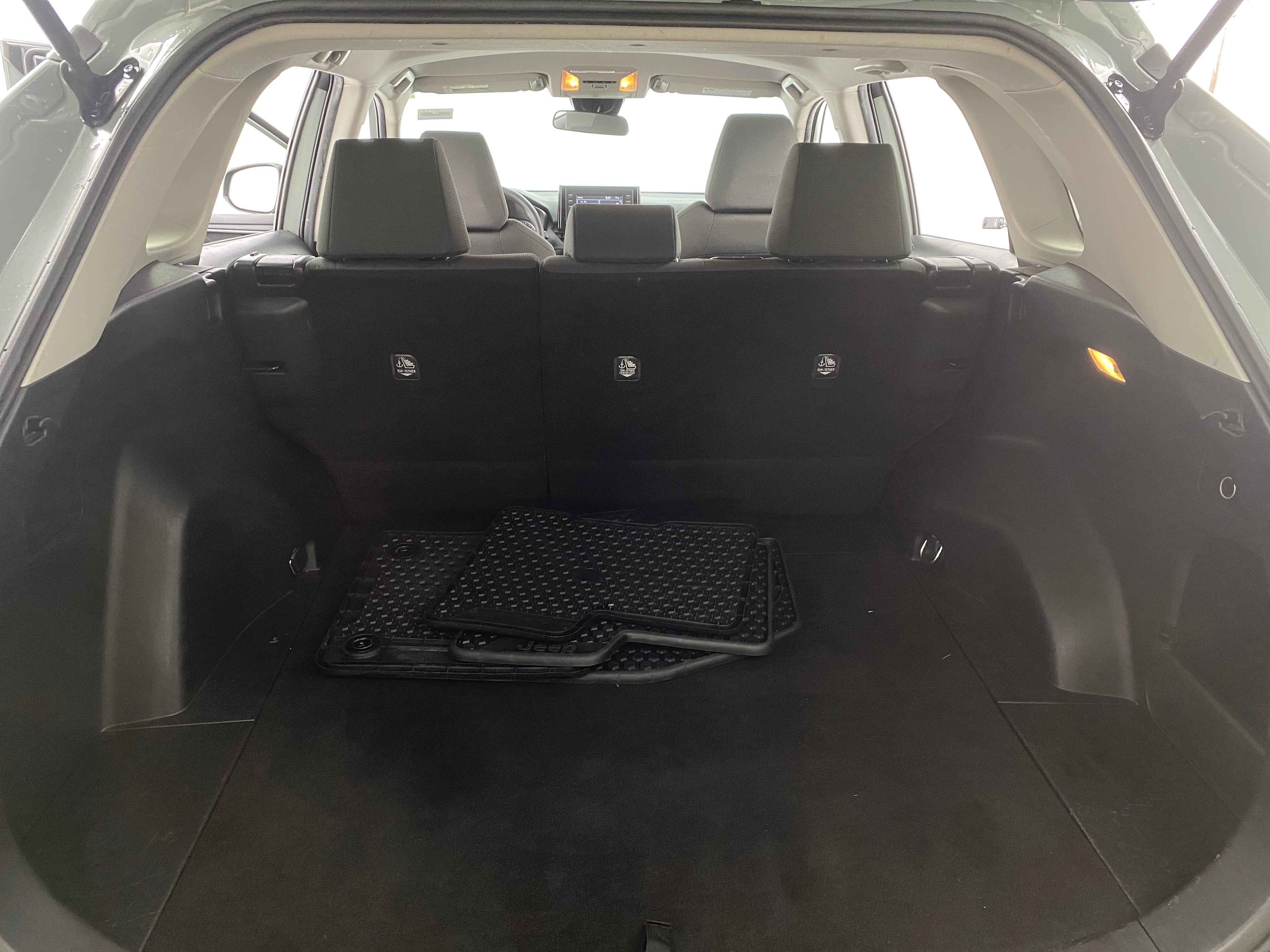 Thumbnail: 2021 Toyota RAV4 - 7