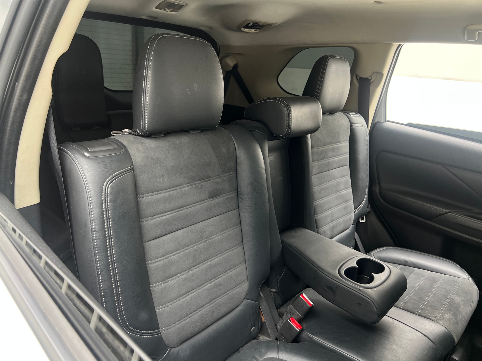Thumbnail: 2019 Mitsubishi Outlander - 6