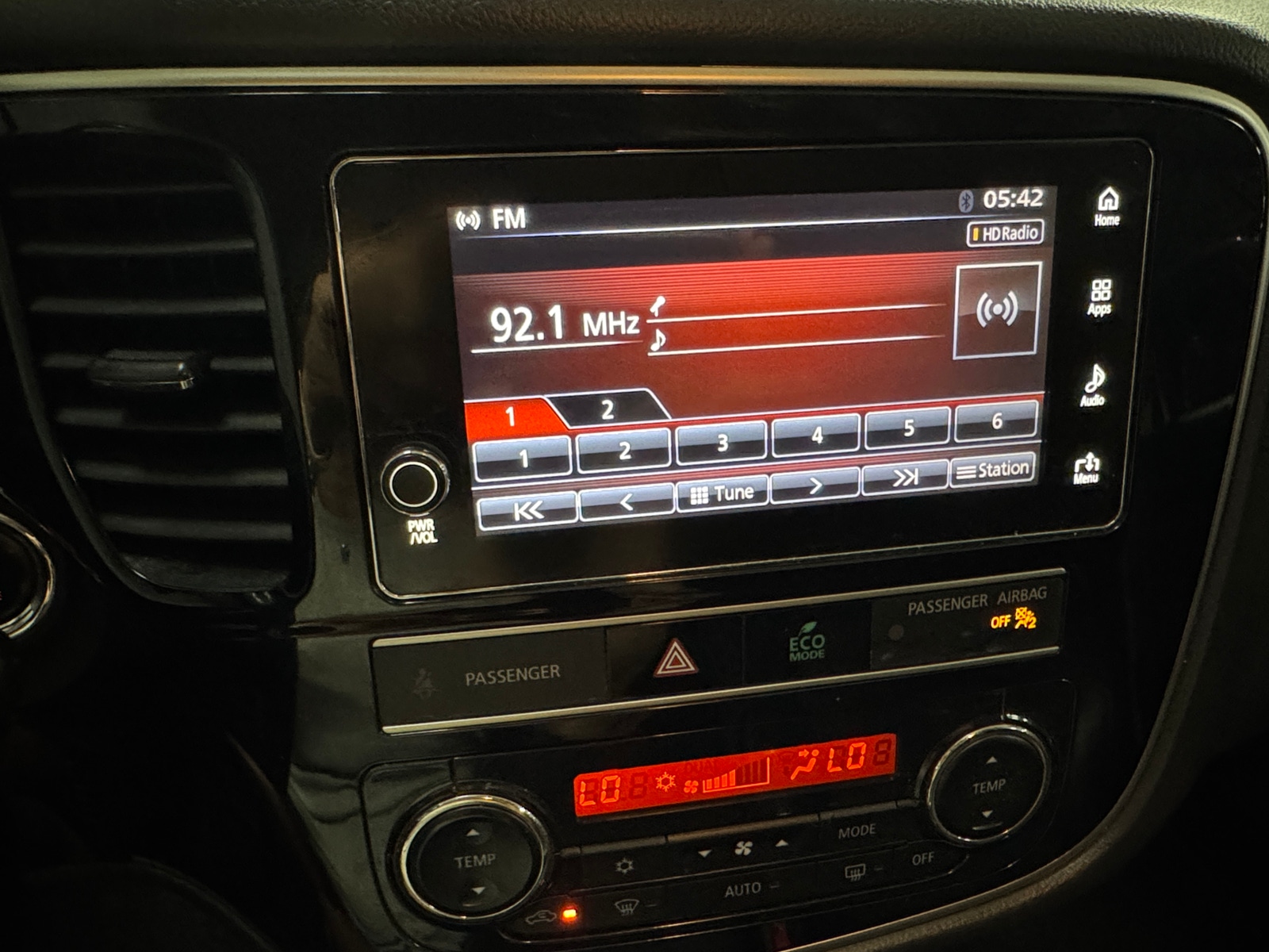 Thumbnail: 2019 Mitsubishi Outlander - 4