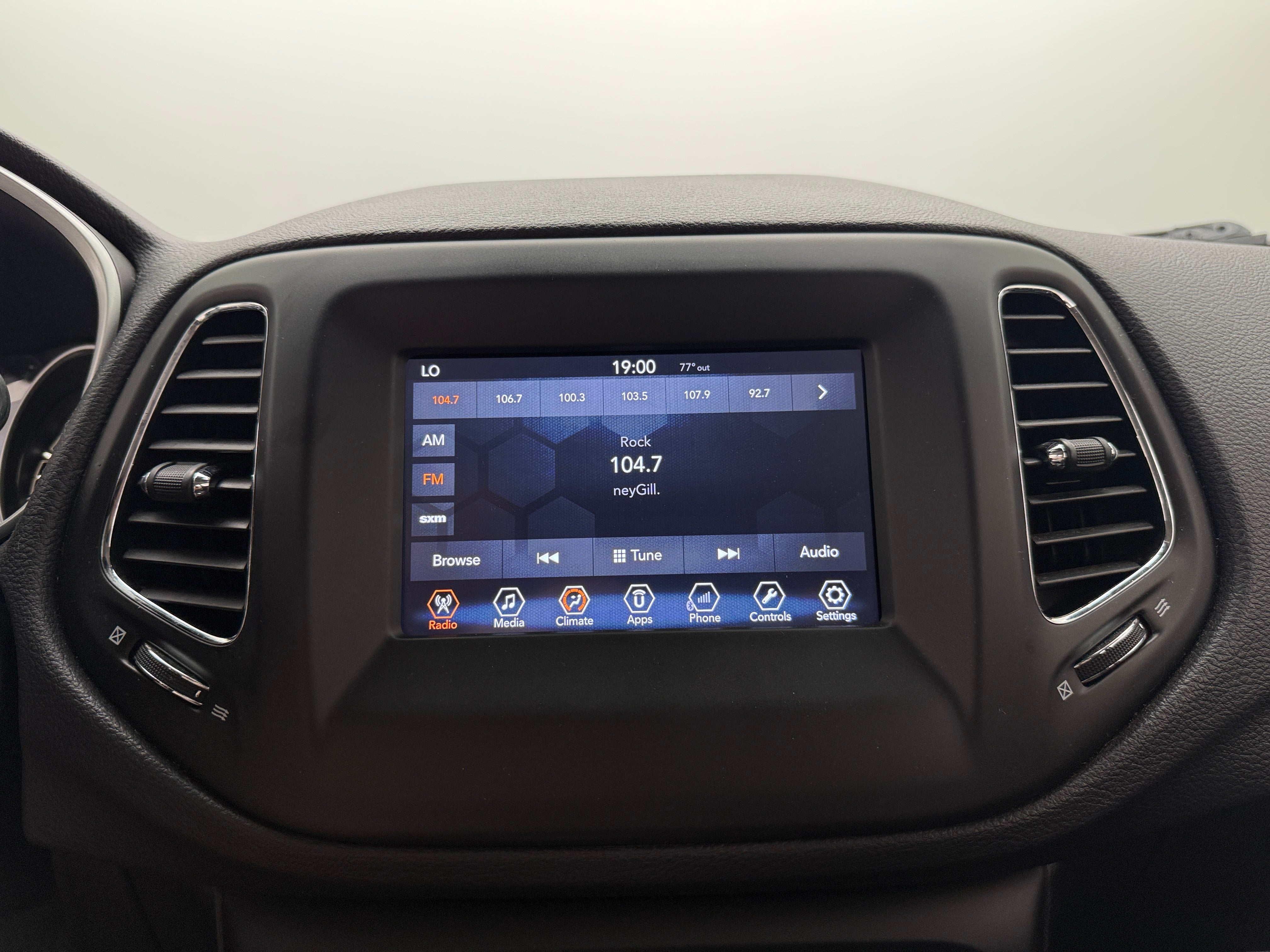 Thumbnail: 2017 Jeep Compass - 4