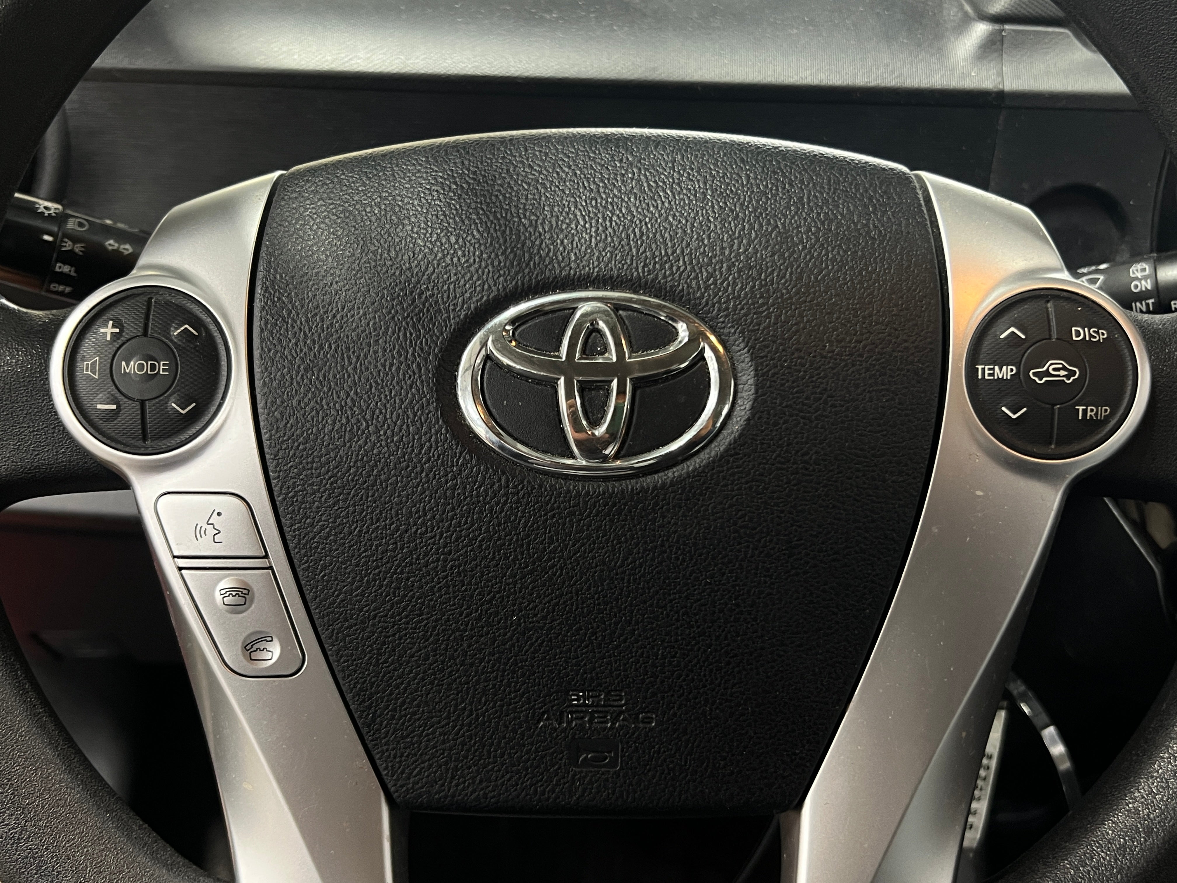 Thumbnail: 2015 Toyota Prius c - 5