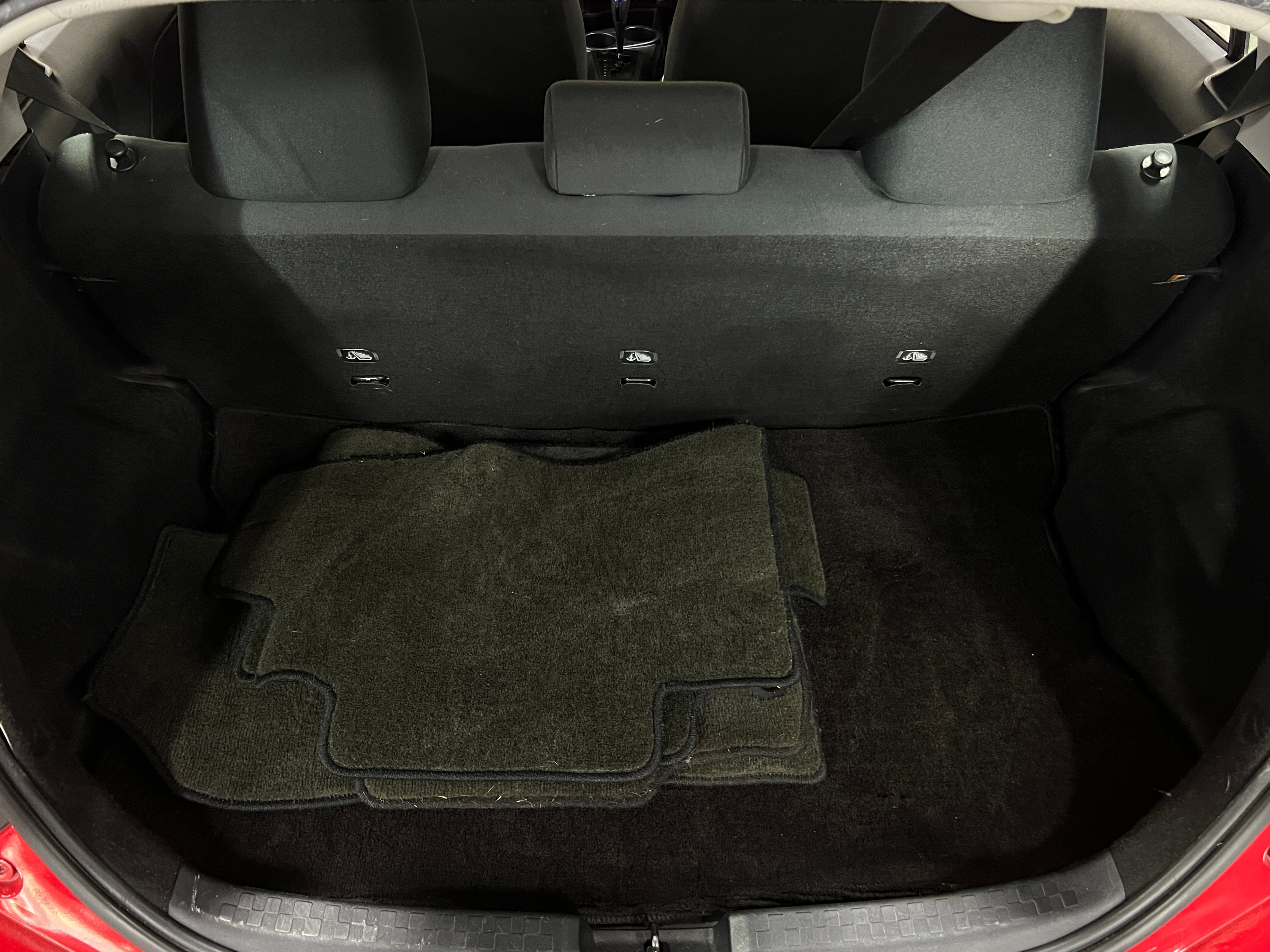 Thumbnail: 2015 Toyota Prius c - 7