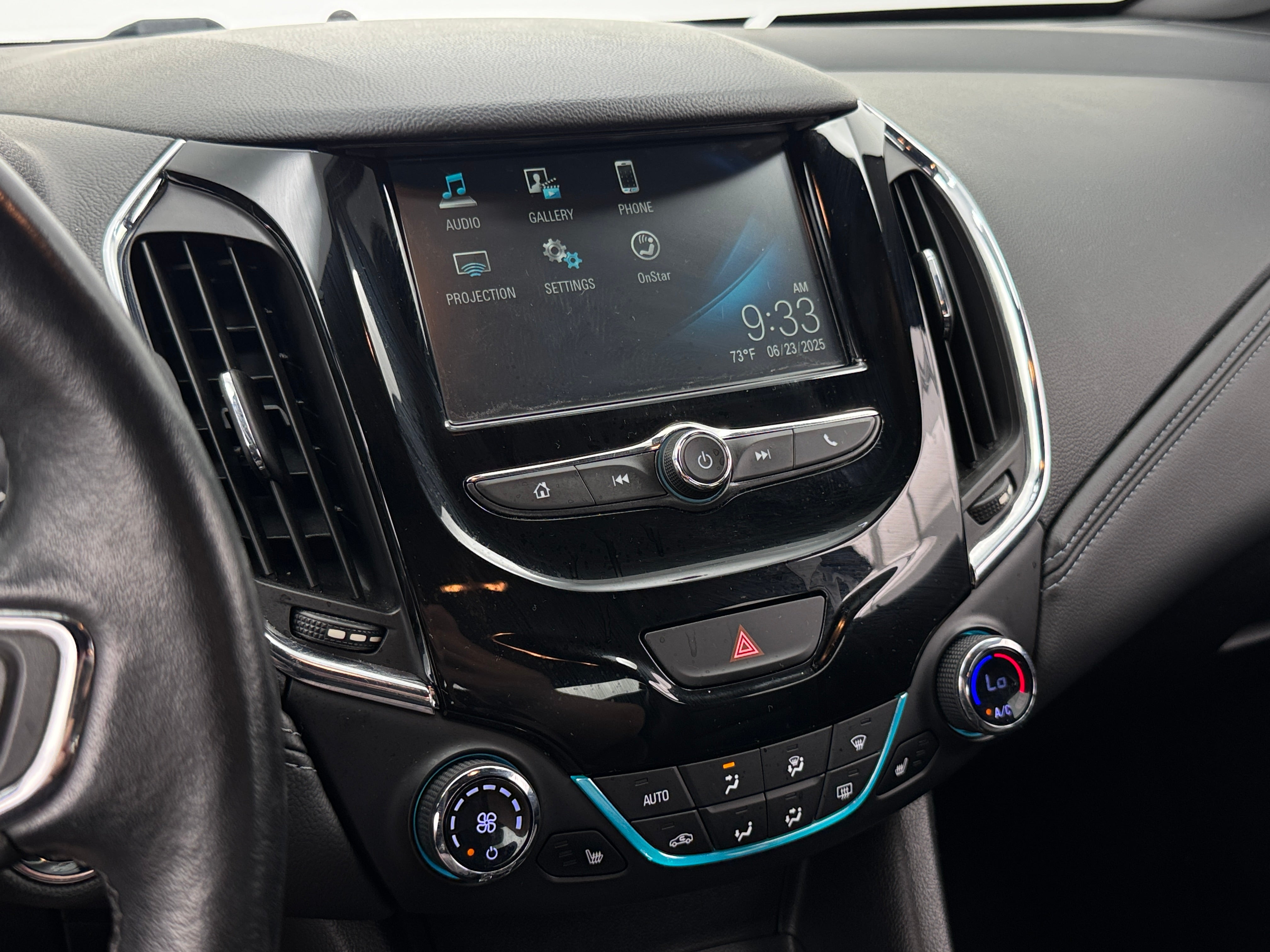 Thumbnail: 2016 Chevrolet Cruze - 3