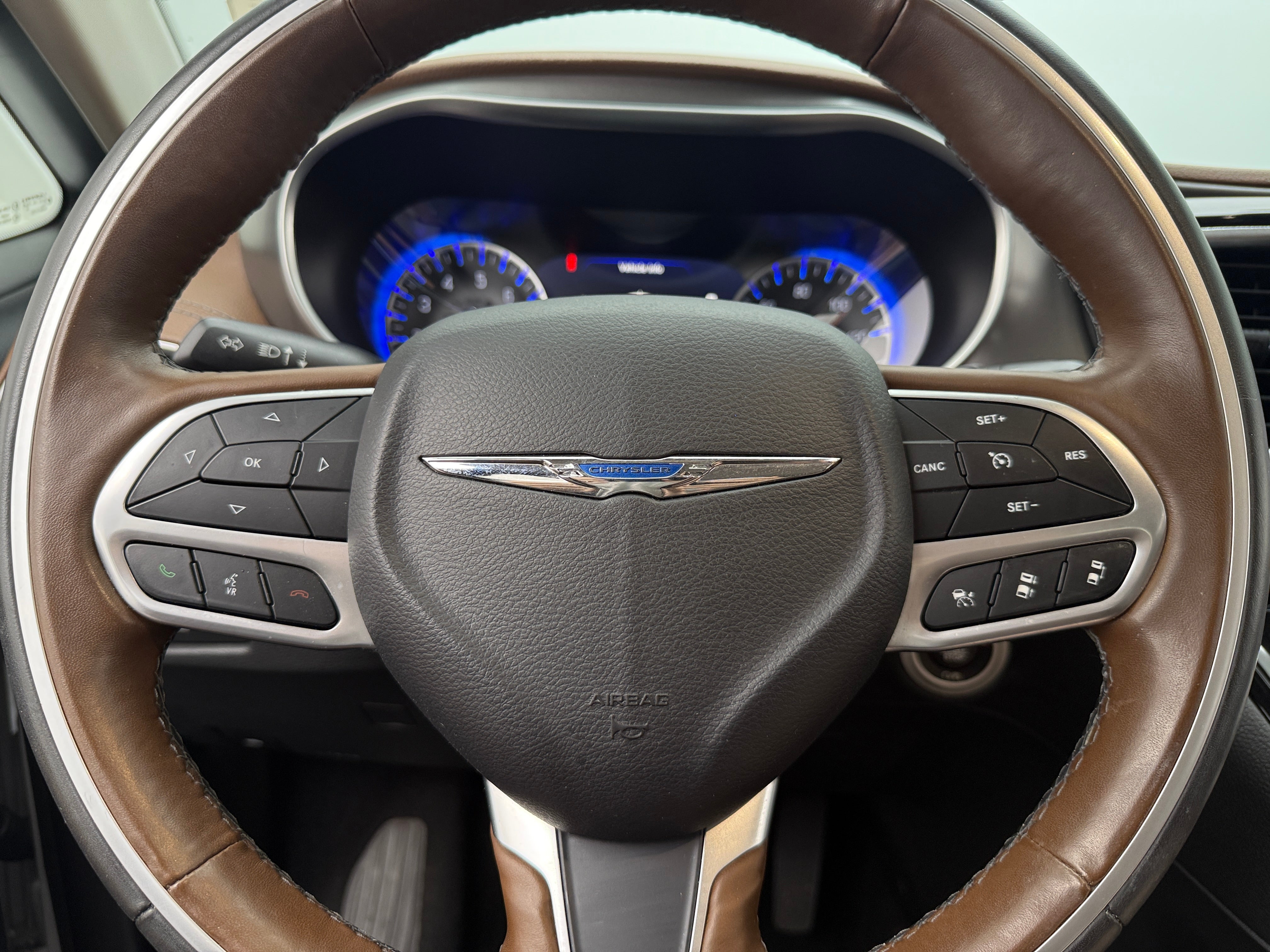 Thumbnail: 2019 Chrysler Pacifica - 4