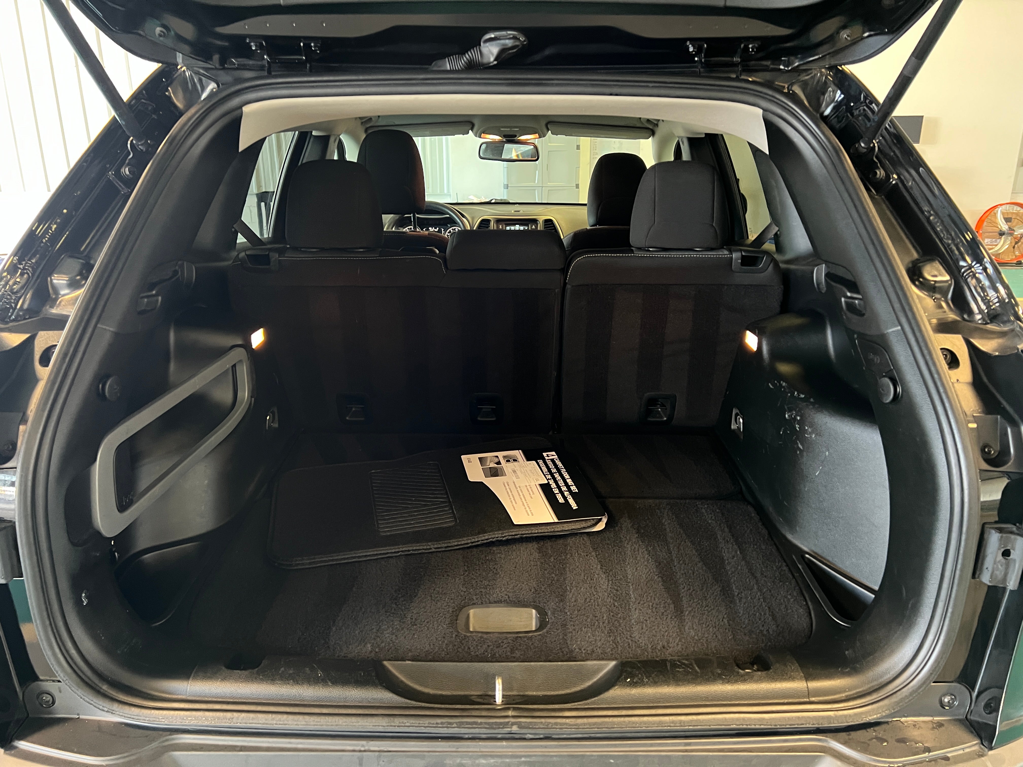 Thumbnail: 2018 Jeep Cherokee - 7
