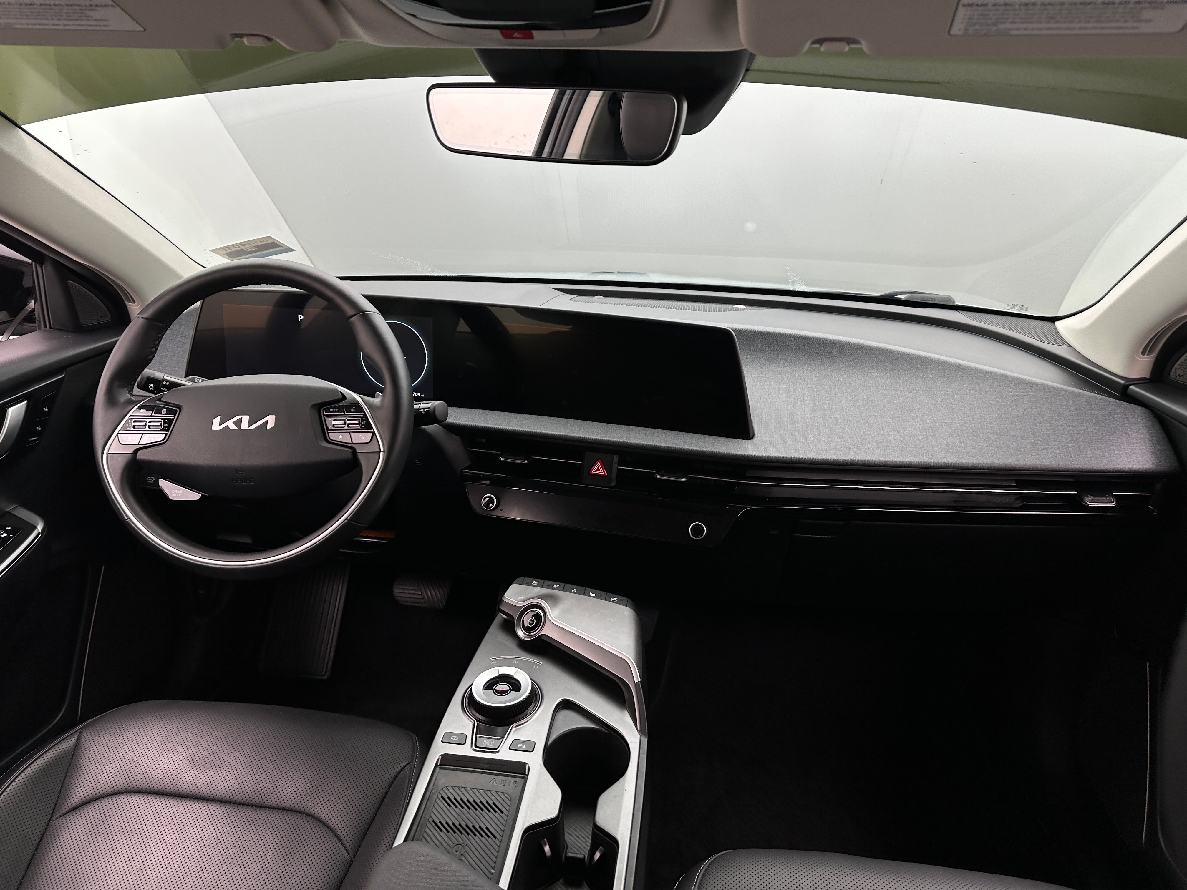 Thumbnail: 2022 Kia EV6 - 2