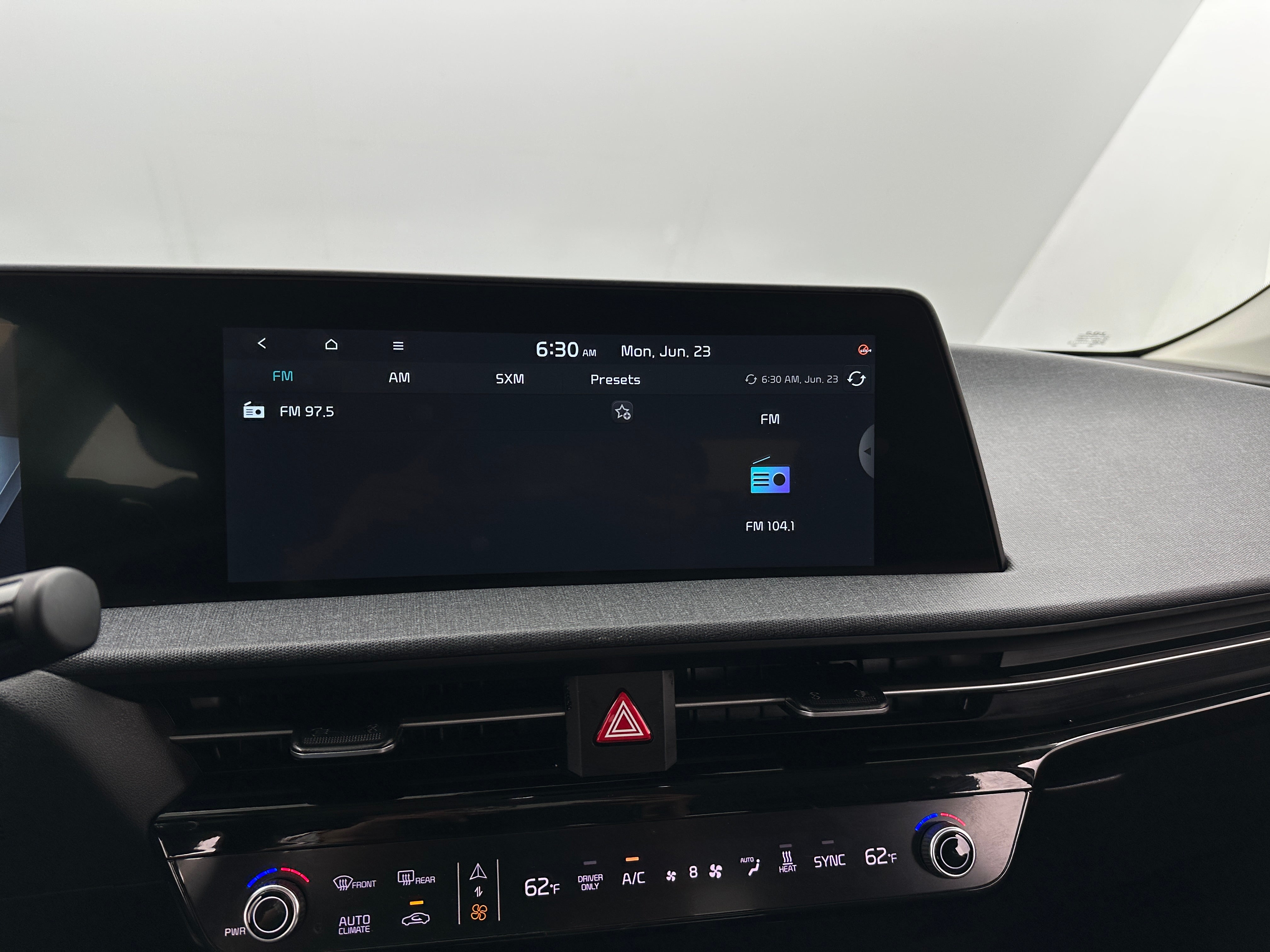 Thumbnail: 2022 Kia EV6 - 3