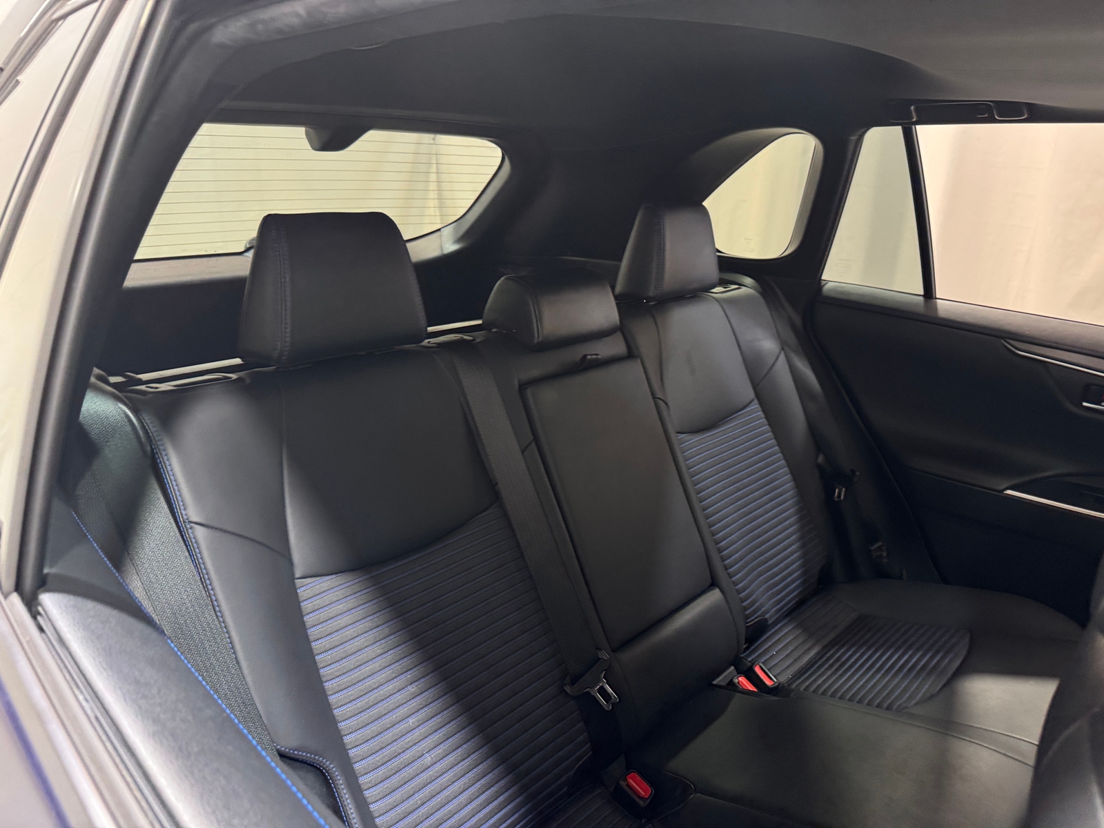 Thumbnail: 2021 Toyota RAV4 - 6