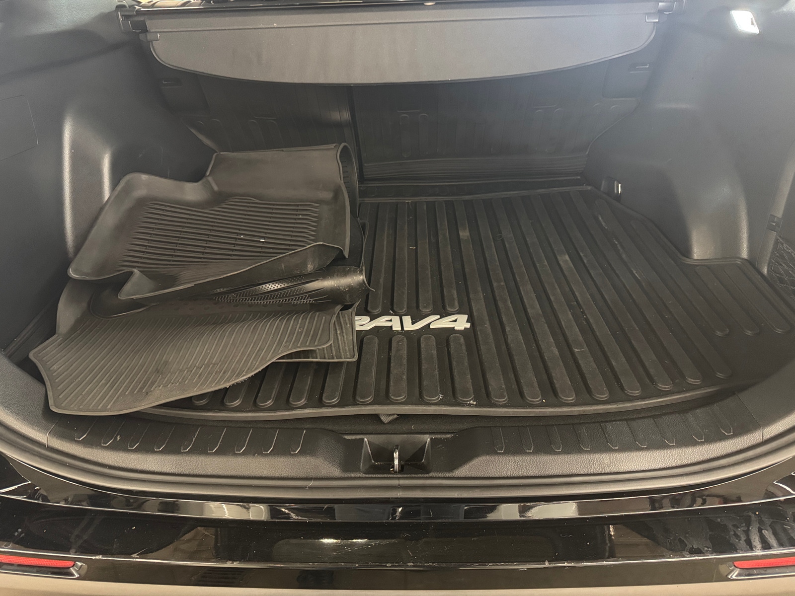 Thumbnail: 2021 Toyota RAV4 - 7