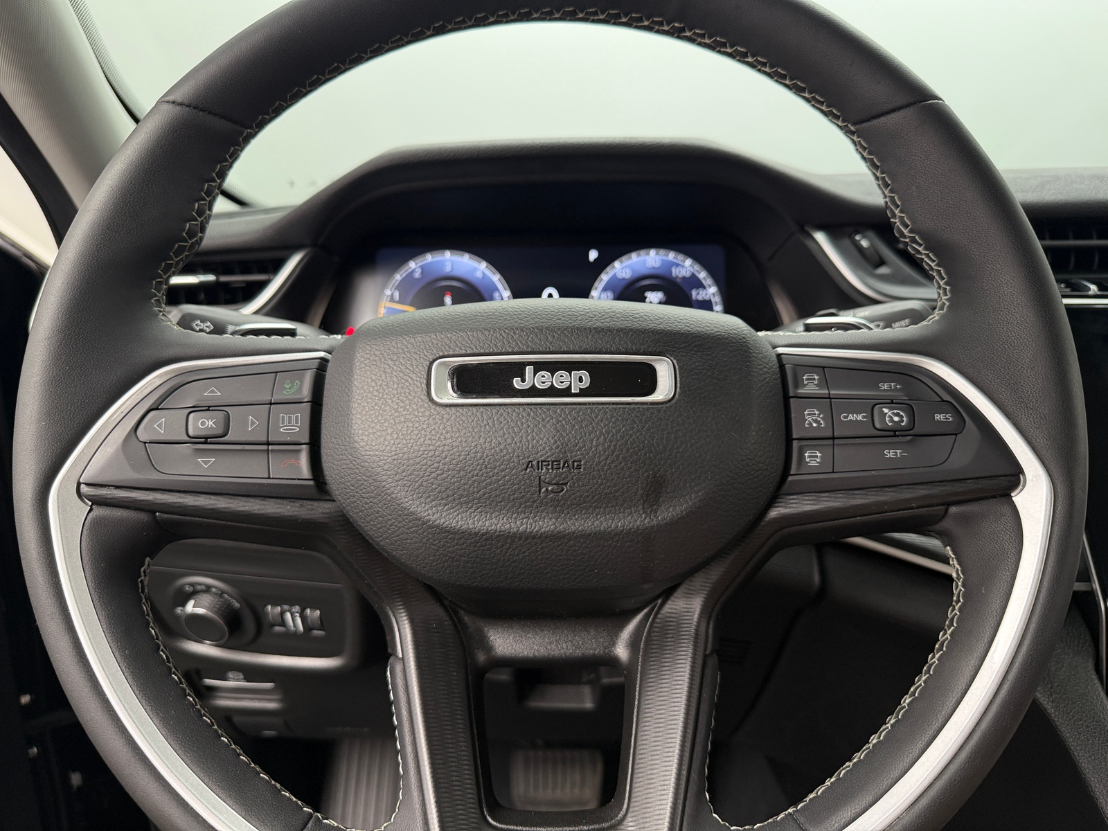Thumbnail: 2023 Jeep Grand Cherokee - 5