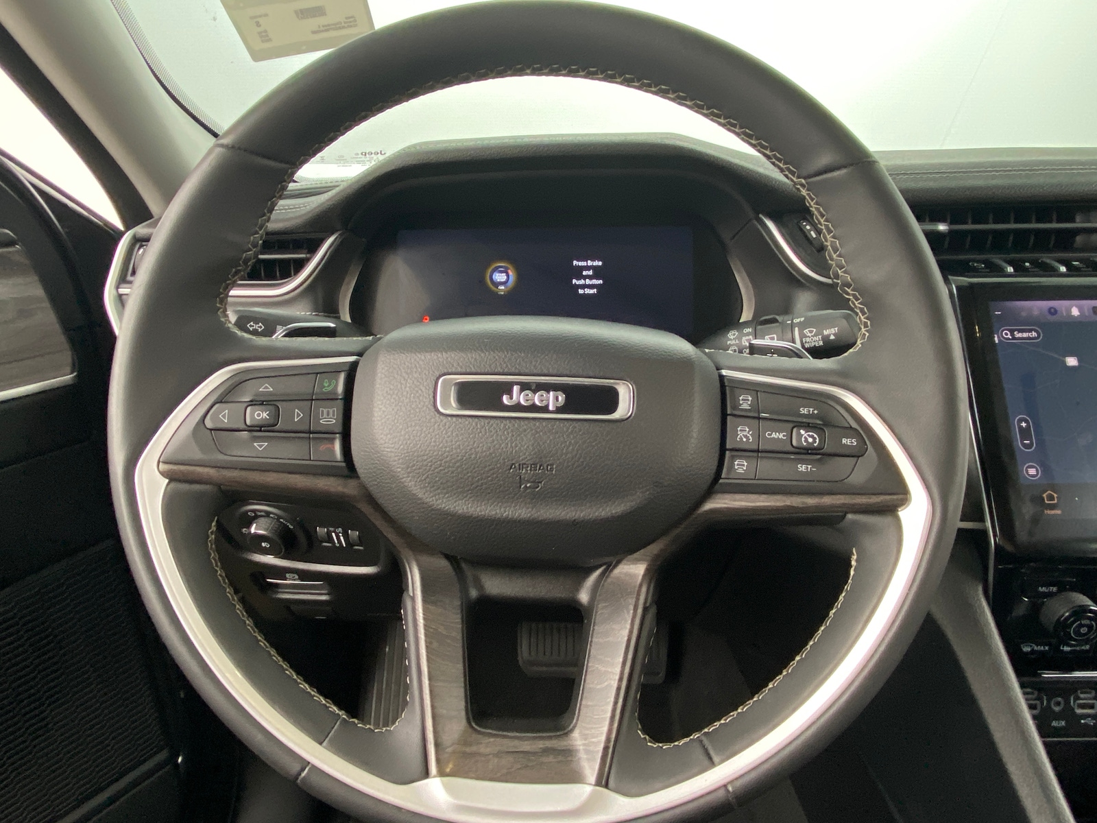 Thumbnail: 2023 Jeep Grand Cherokee L - 4