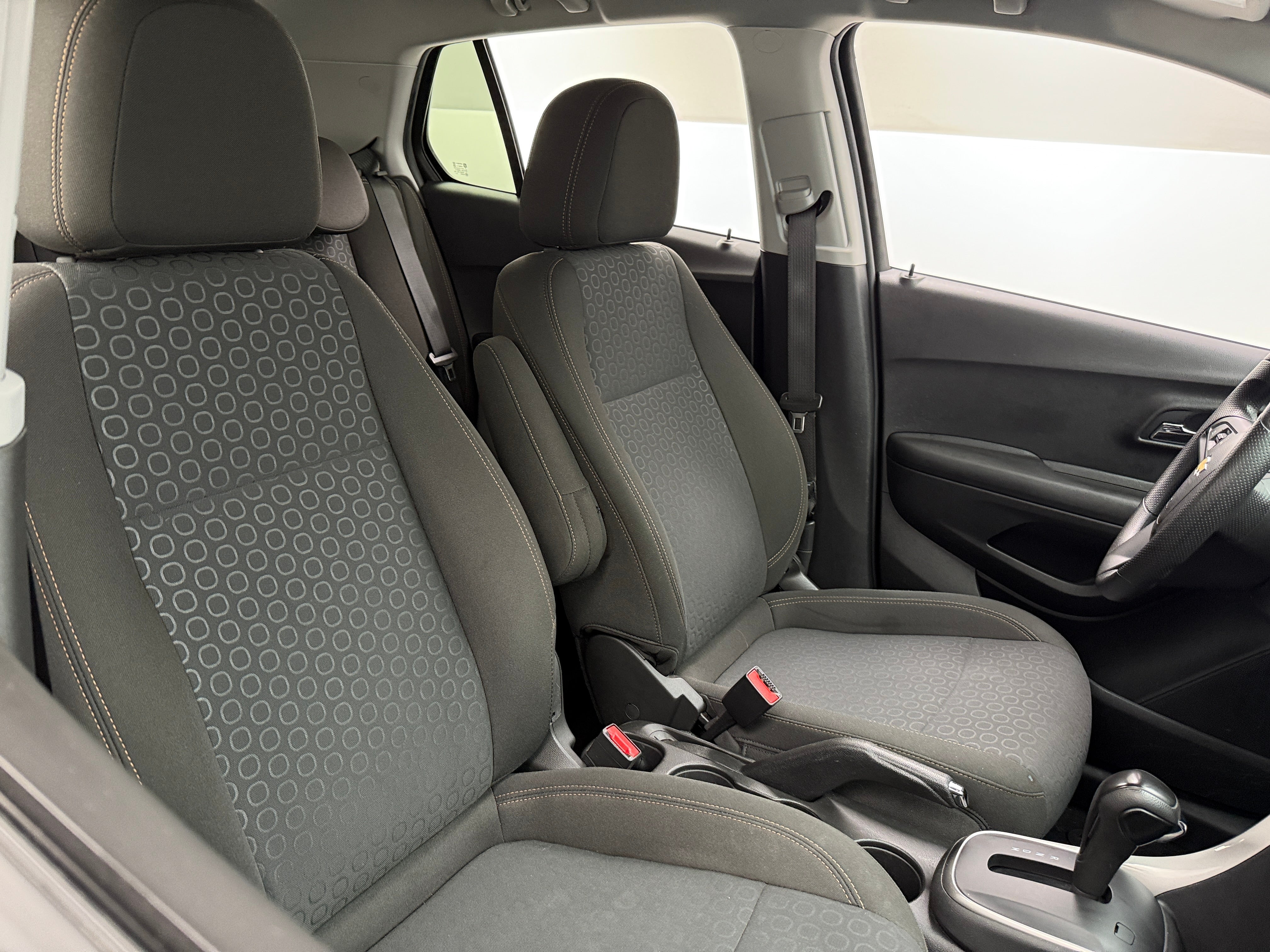 Thumbnail: 2021 Chevrolet Trax - 2