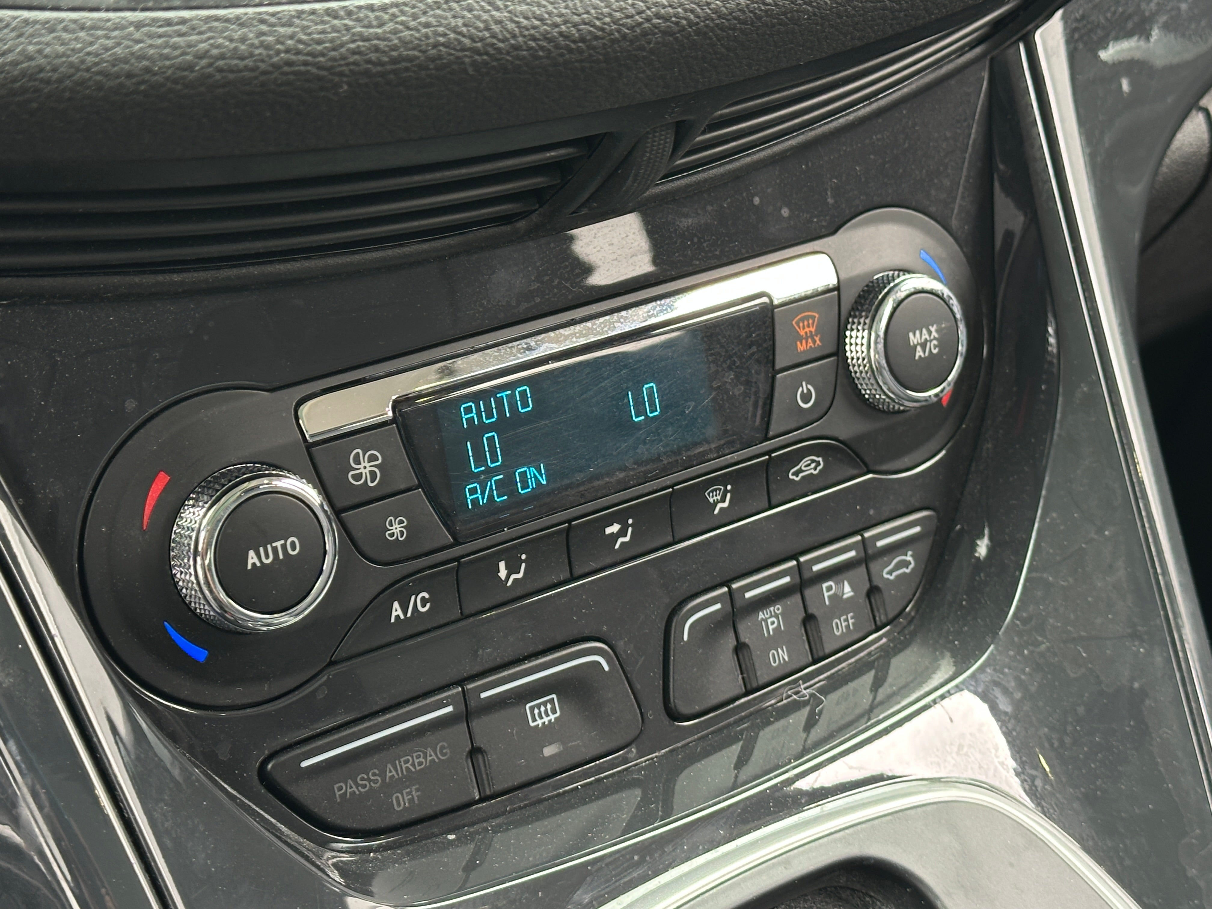 Thumbnail: 2013 Ford Escape - 3