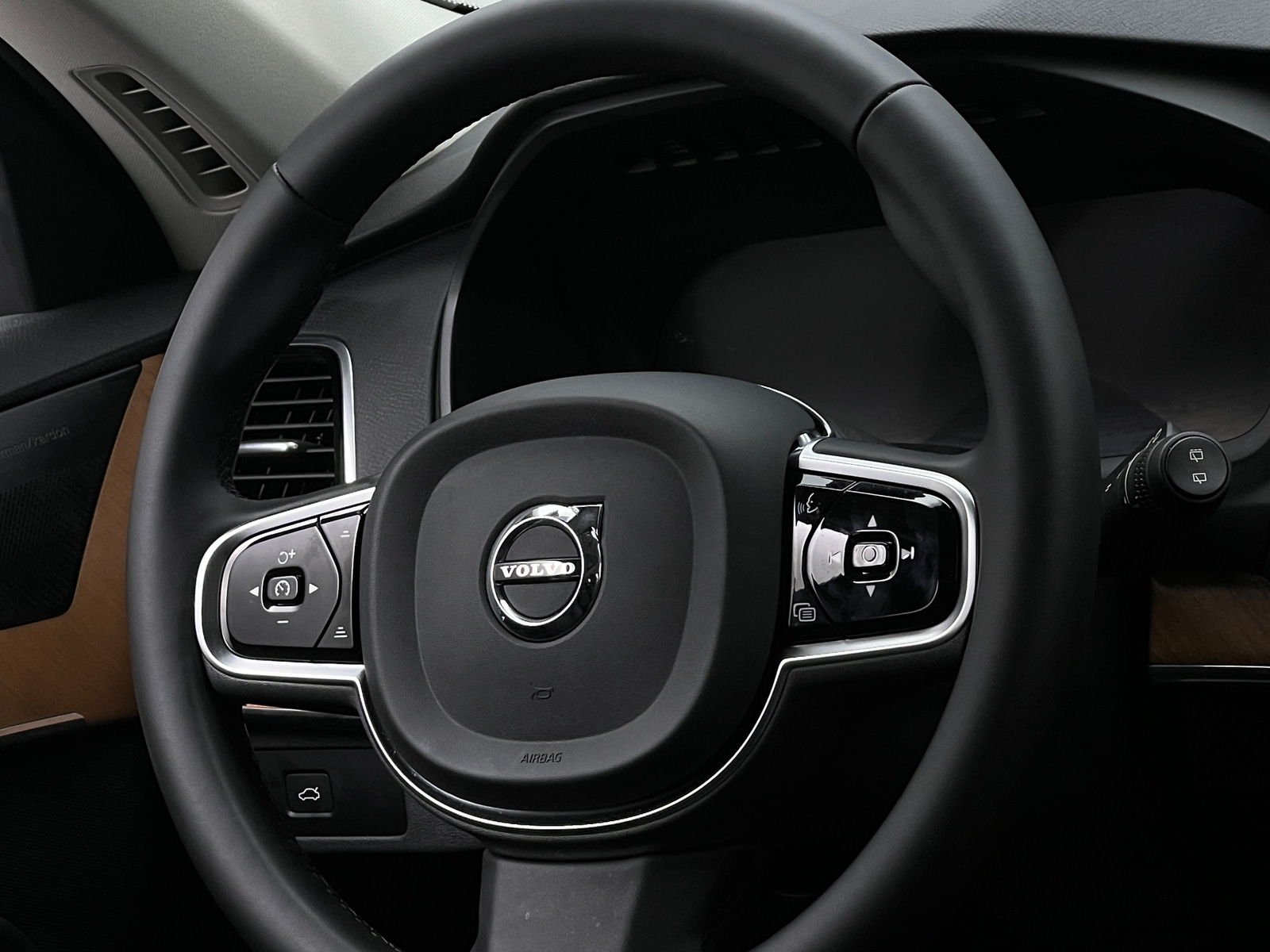 Thumbnail: 2024 Volvo XC90 - 4