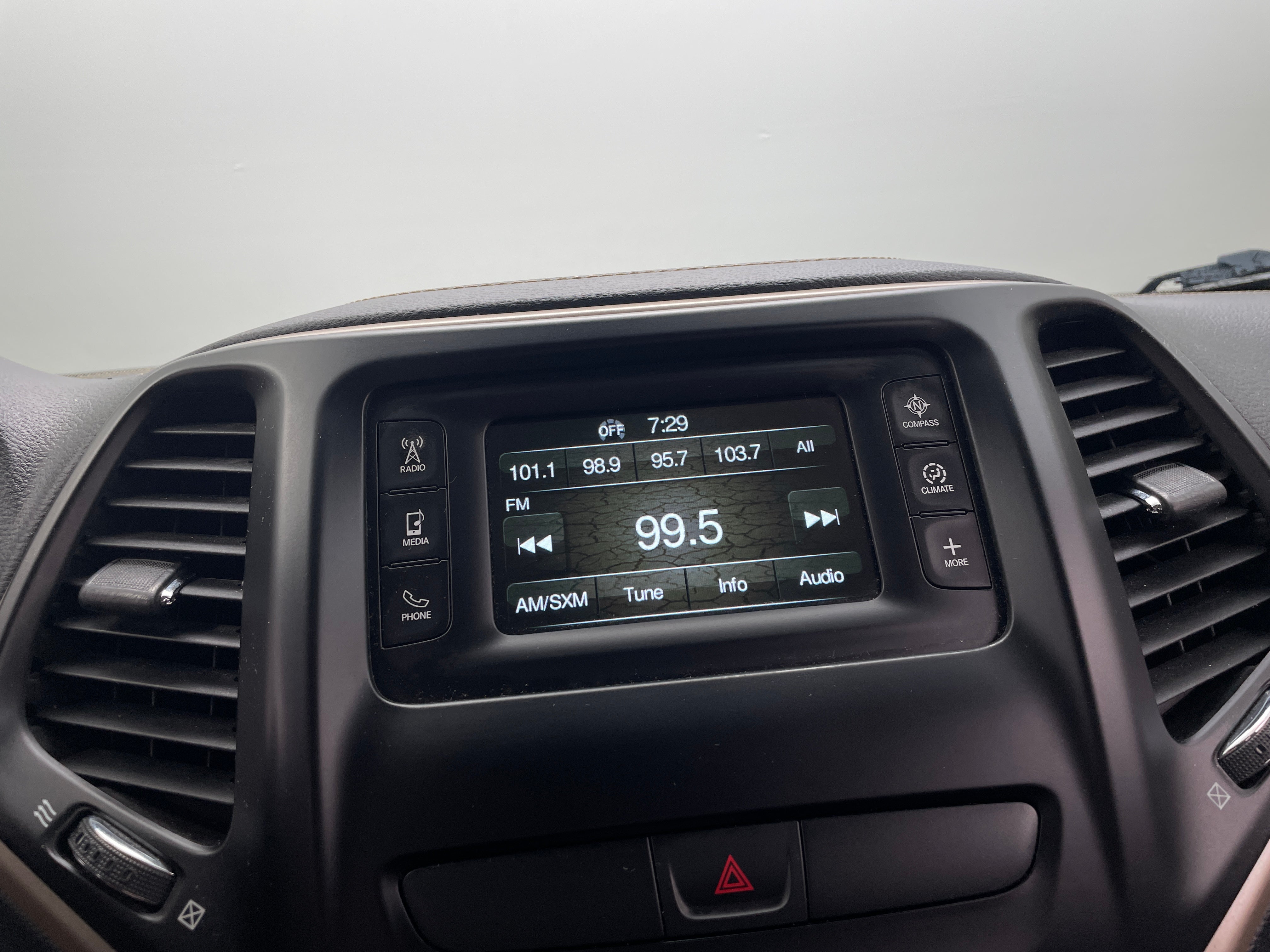 Thumbnail: 2017 Jeep Cherokee - 4