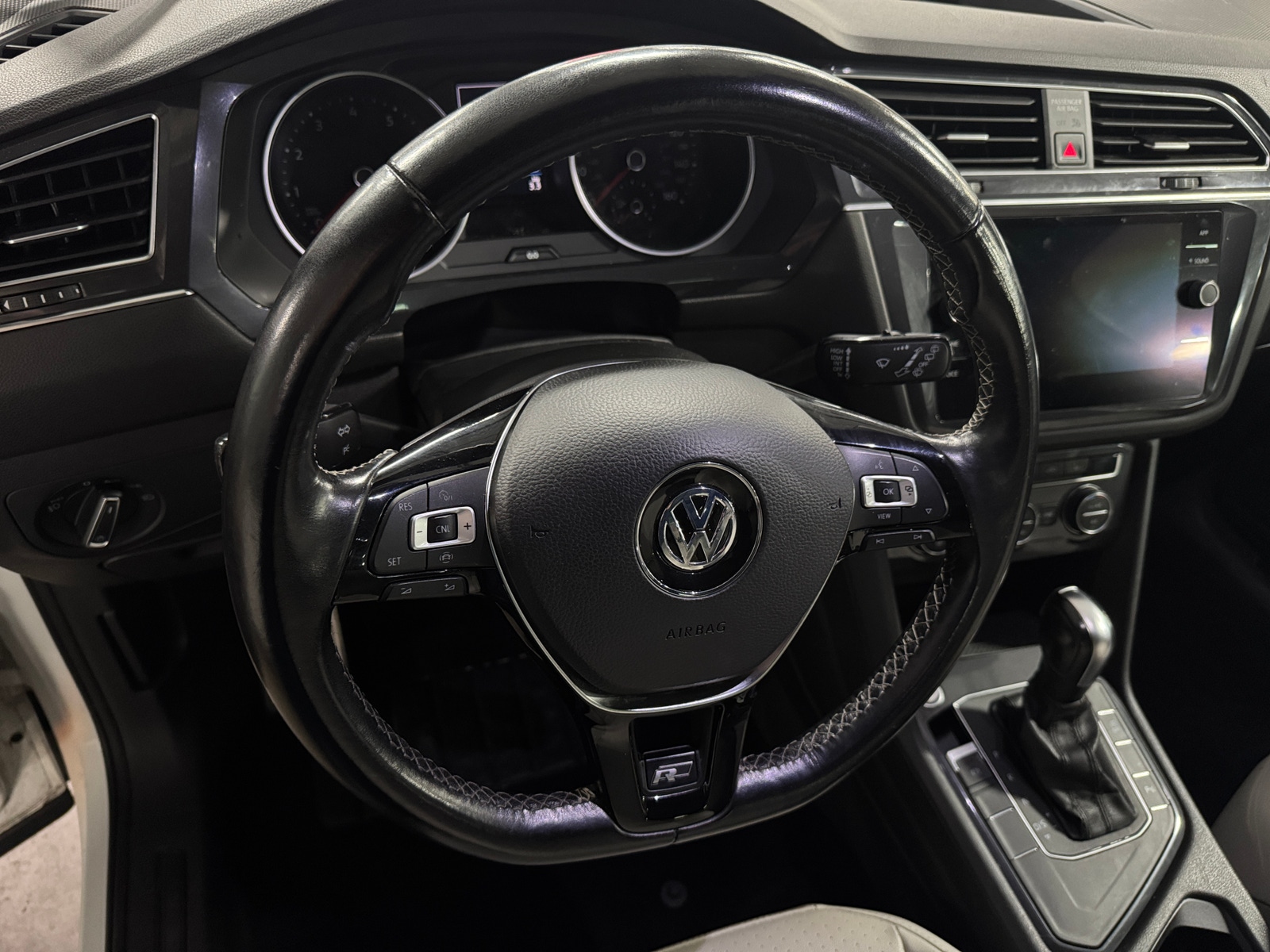 Thumbnail: 2020 Volkswagen Tiguan - 4