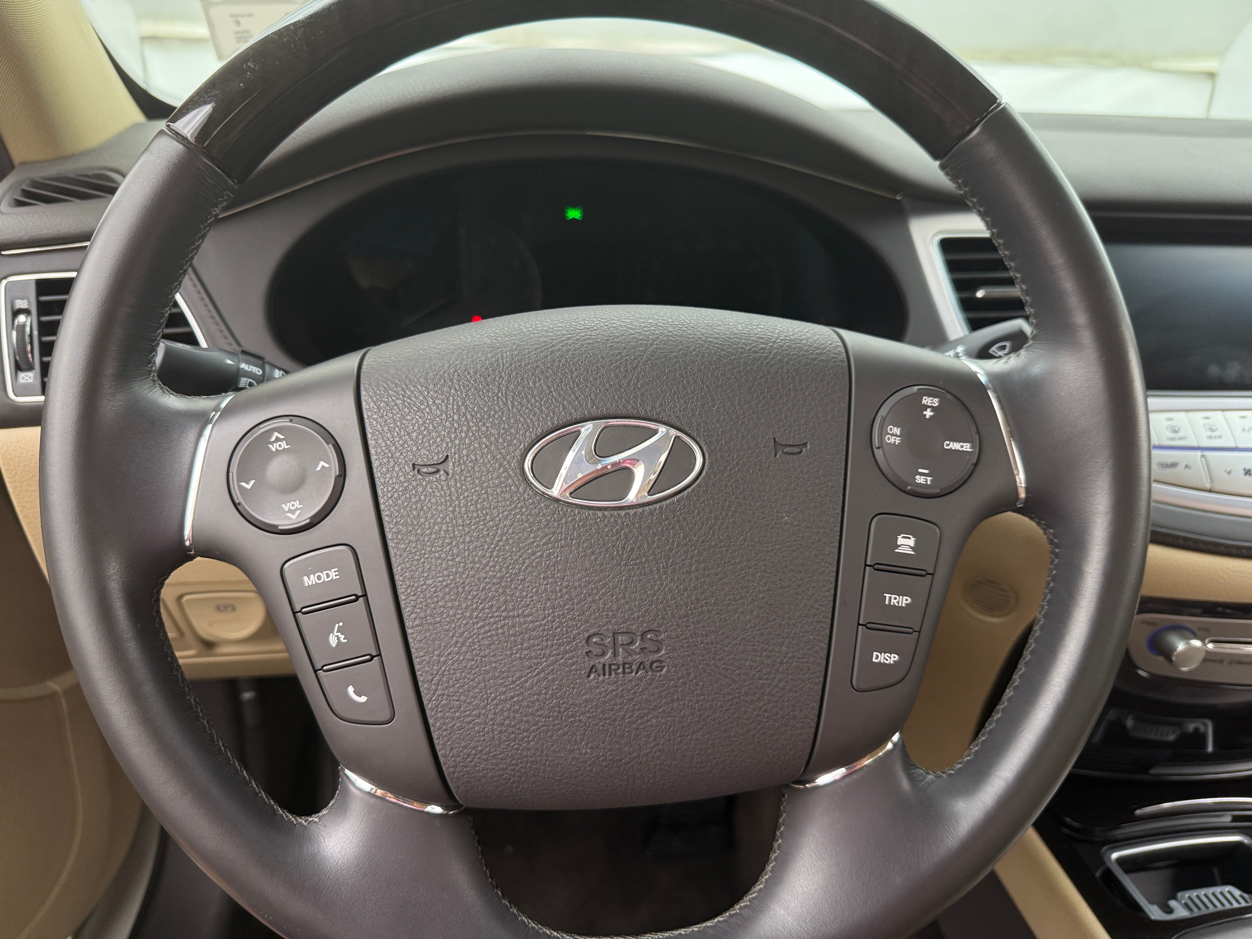 Thumbnail: 2010 Hyundai Genesis - 4