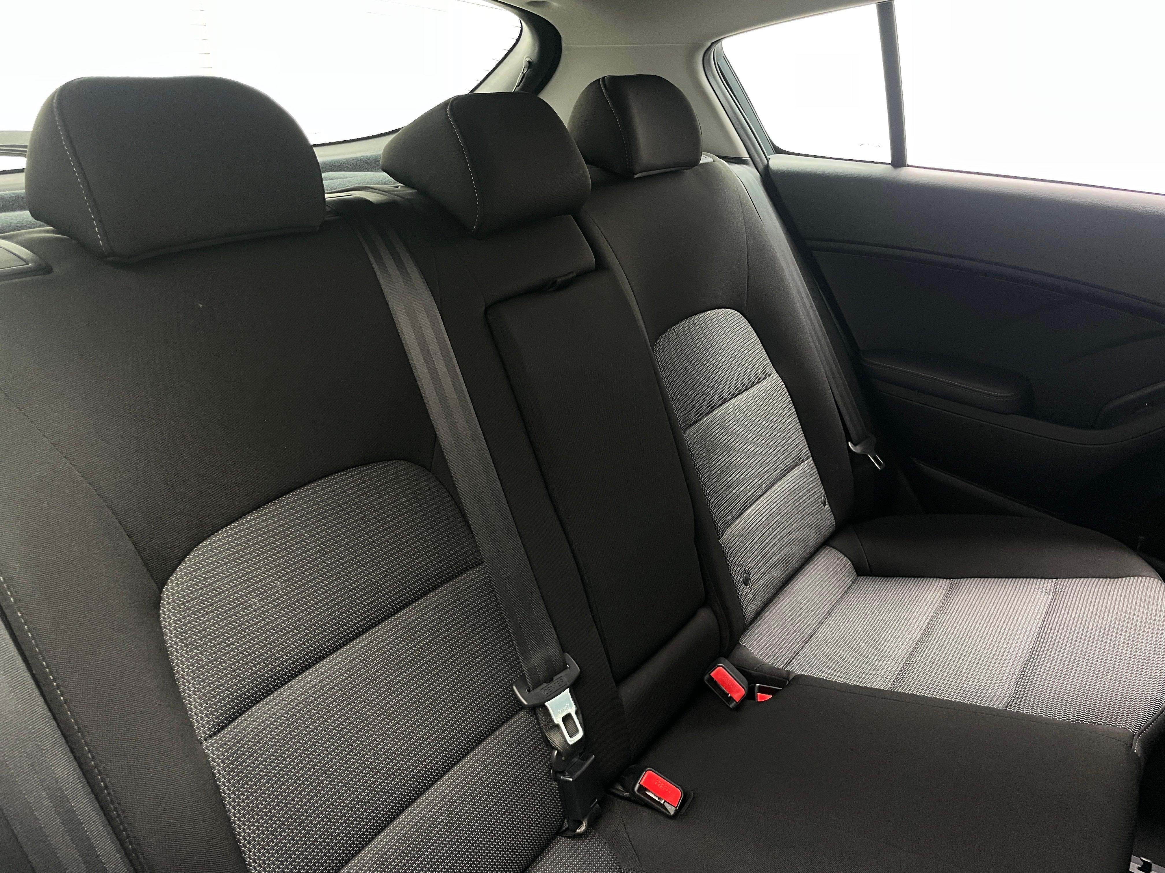 Thumbnail: 2017 Kia Forte - 6