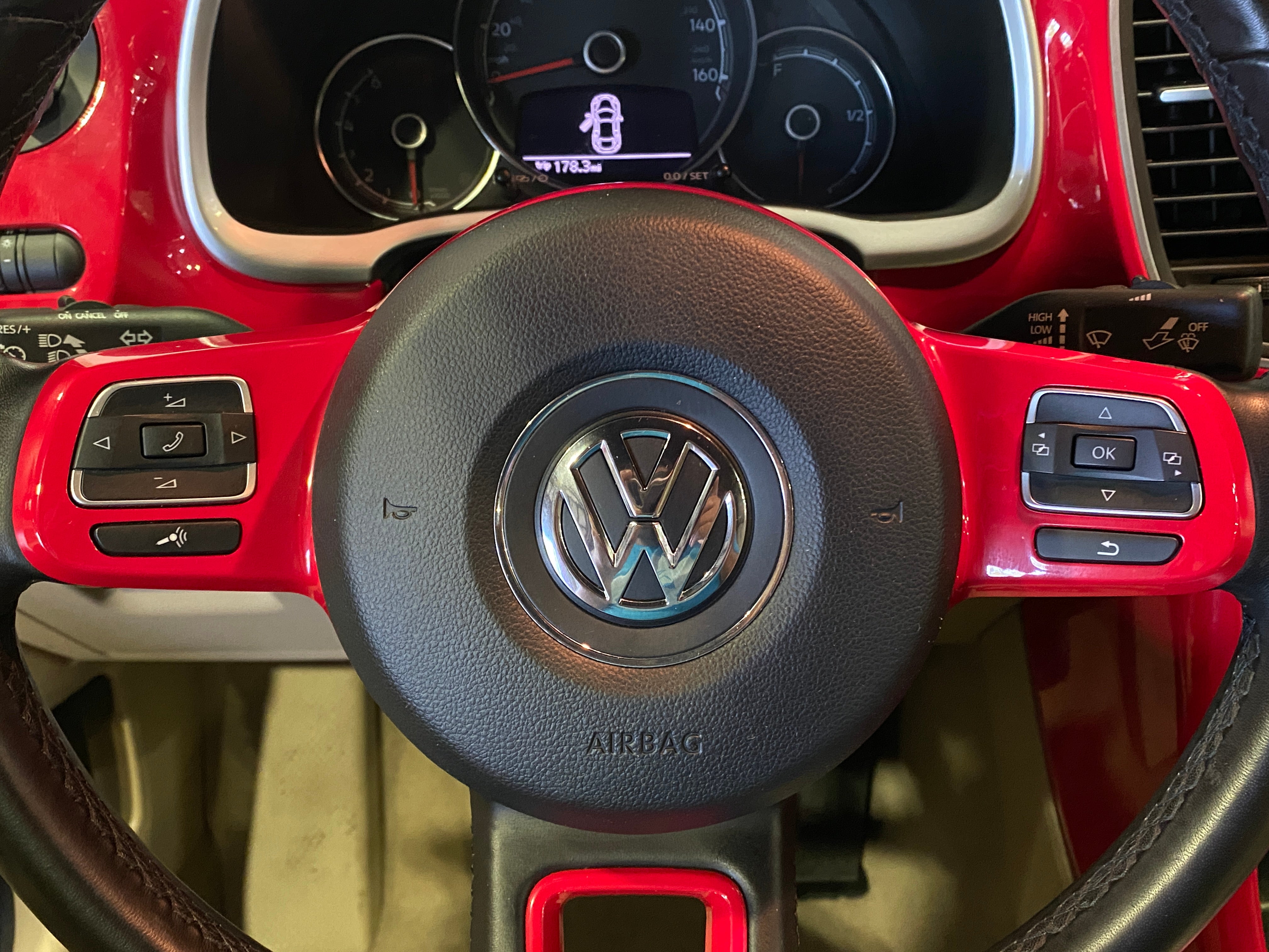 Thumbnail: 2017 Volkswagen Beetle - 5