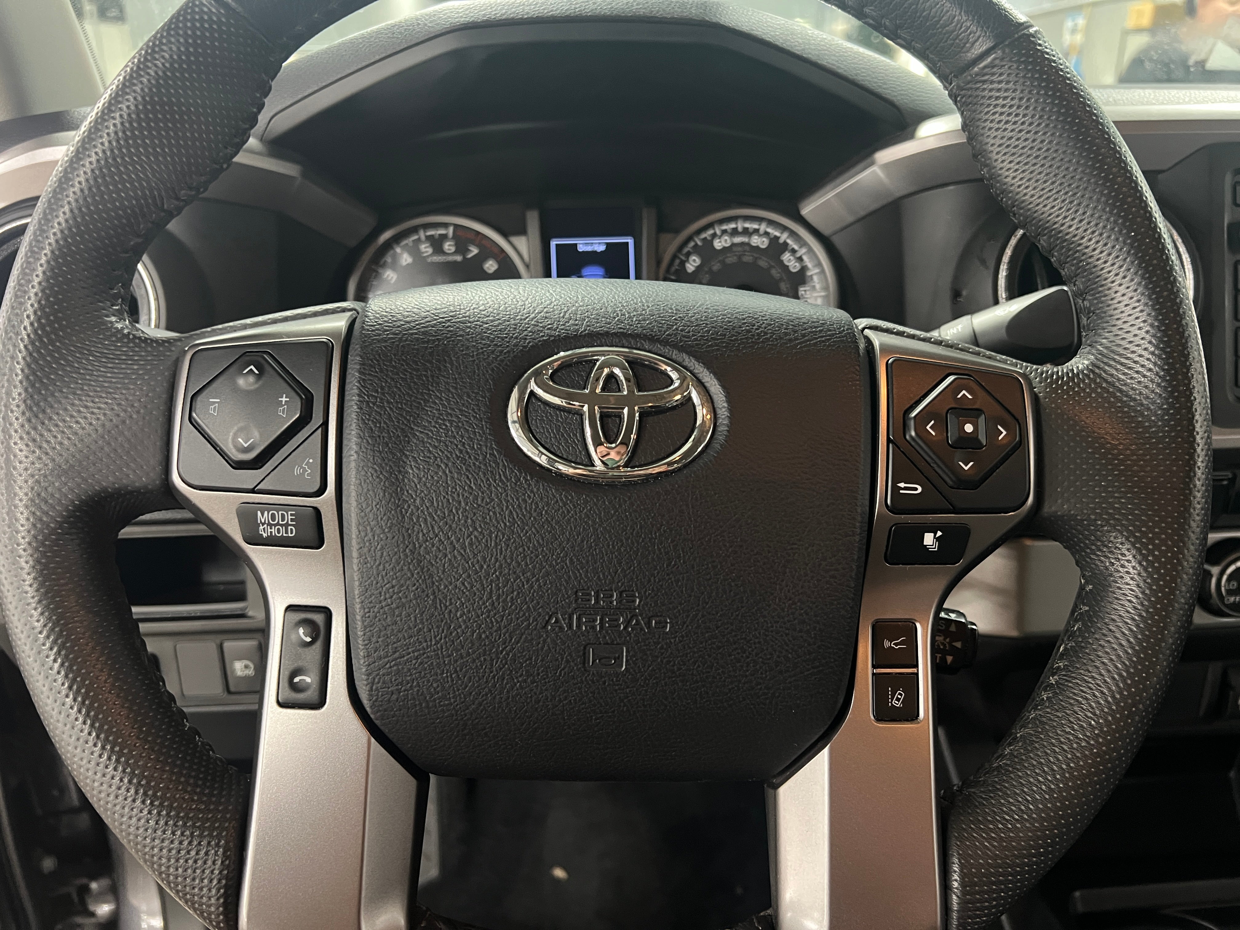 Thumbnail: 2018 Toyota Tacoma - 5