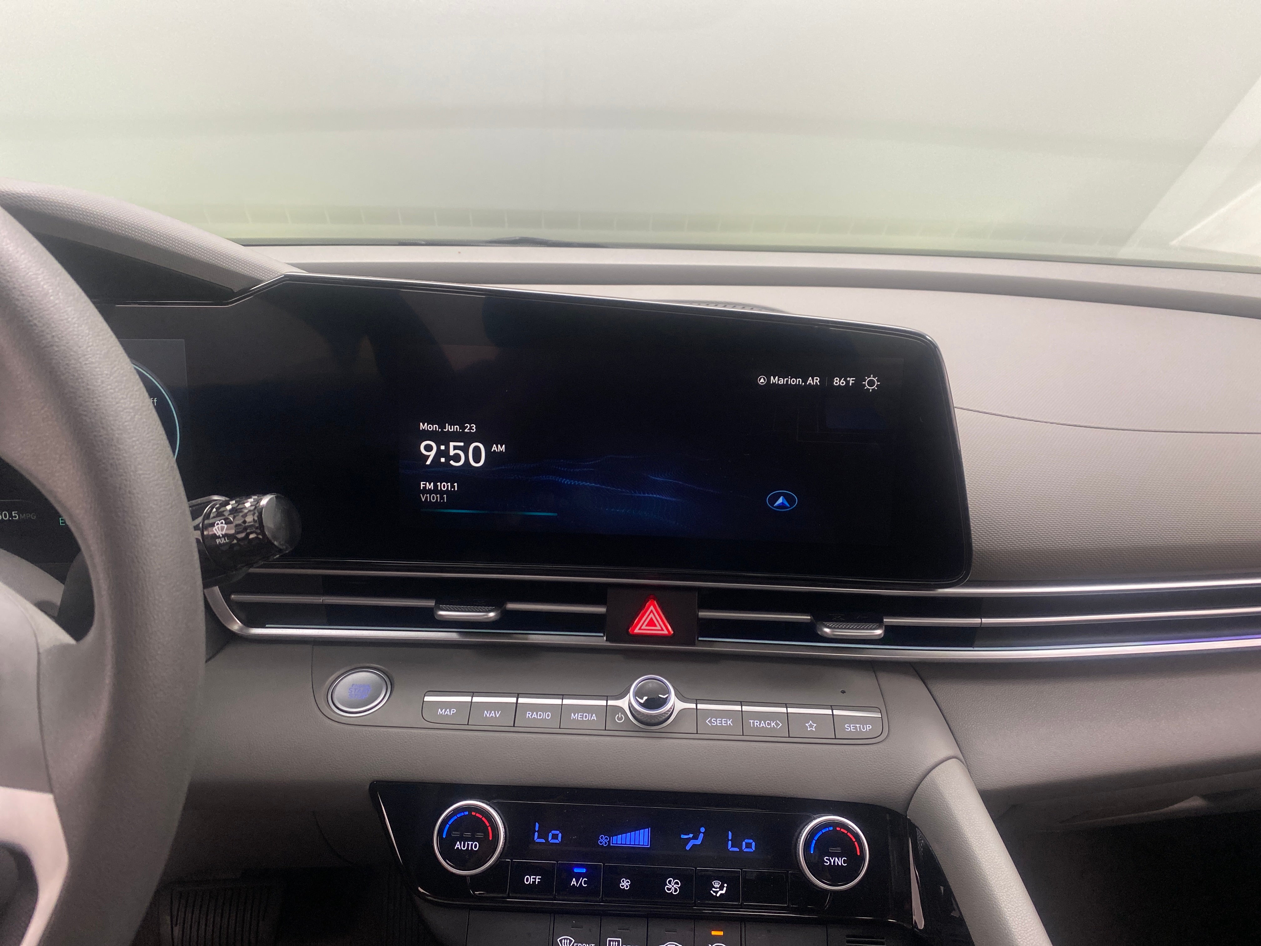 Thumbnail: 2024 Hyundai Elantra - 4