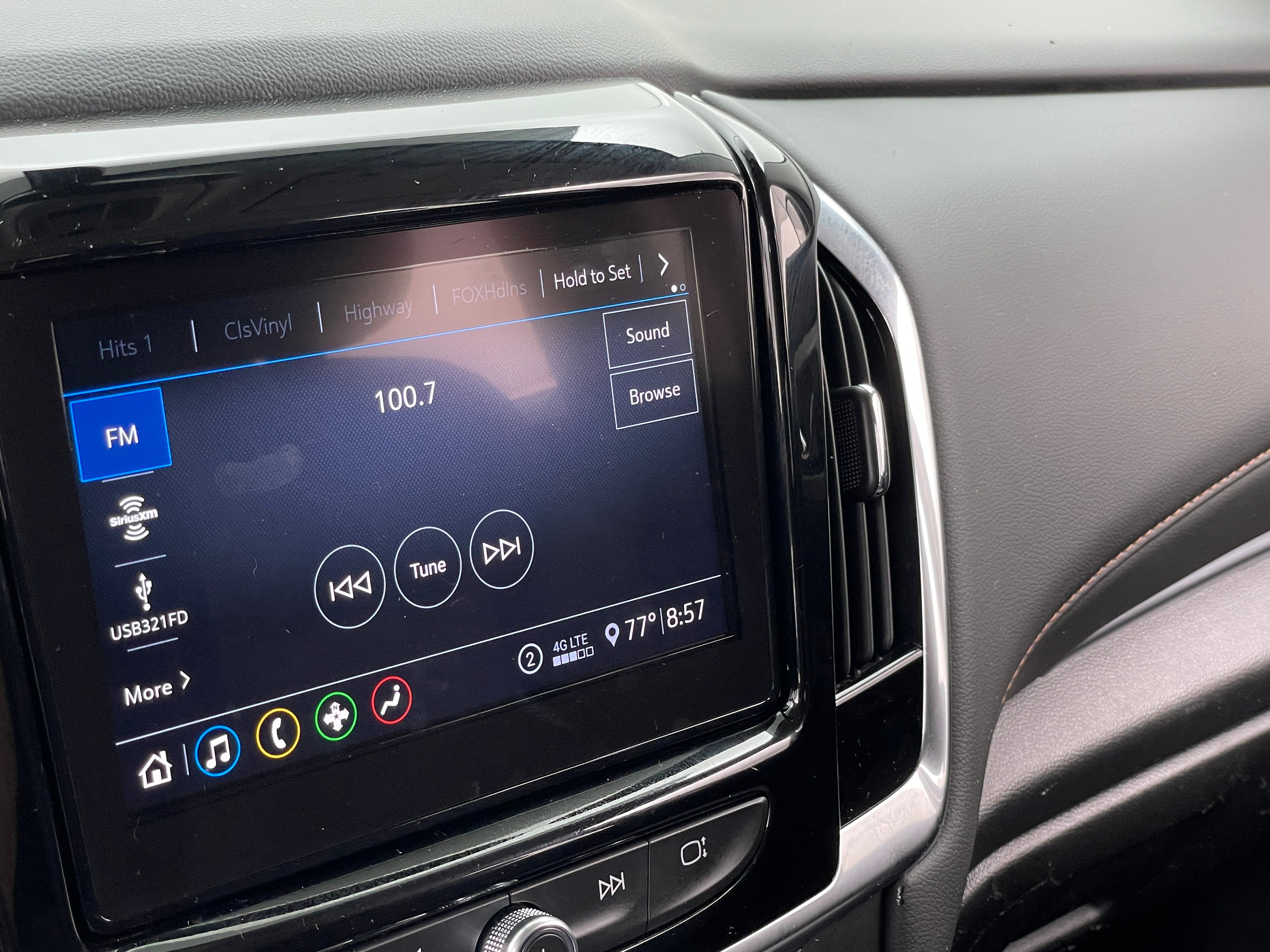 Thumbnail: 2021 Chevrolet Traverse - 4